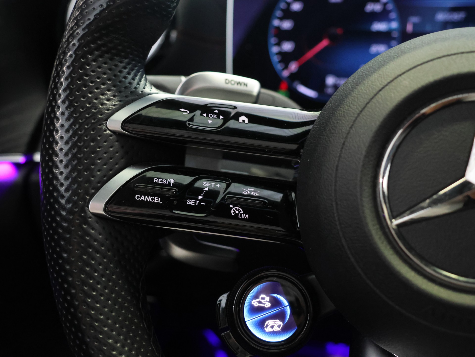 MERCEDES-BENZ AMG E 53 4Matic+ Speedshift 9G-TCT *360 Kamera* *Panoramadach* *Burmester*-image-21