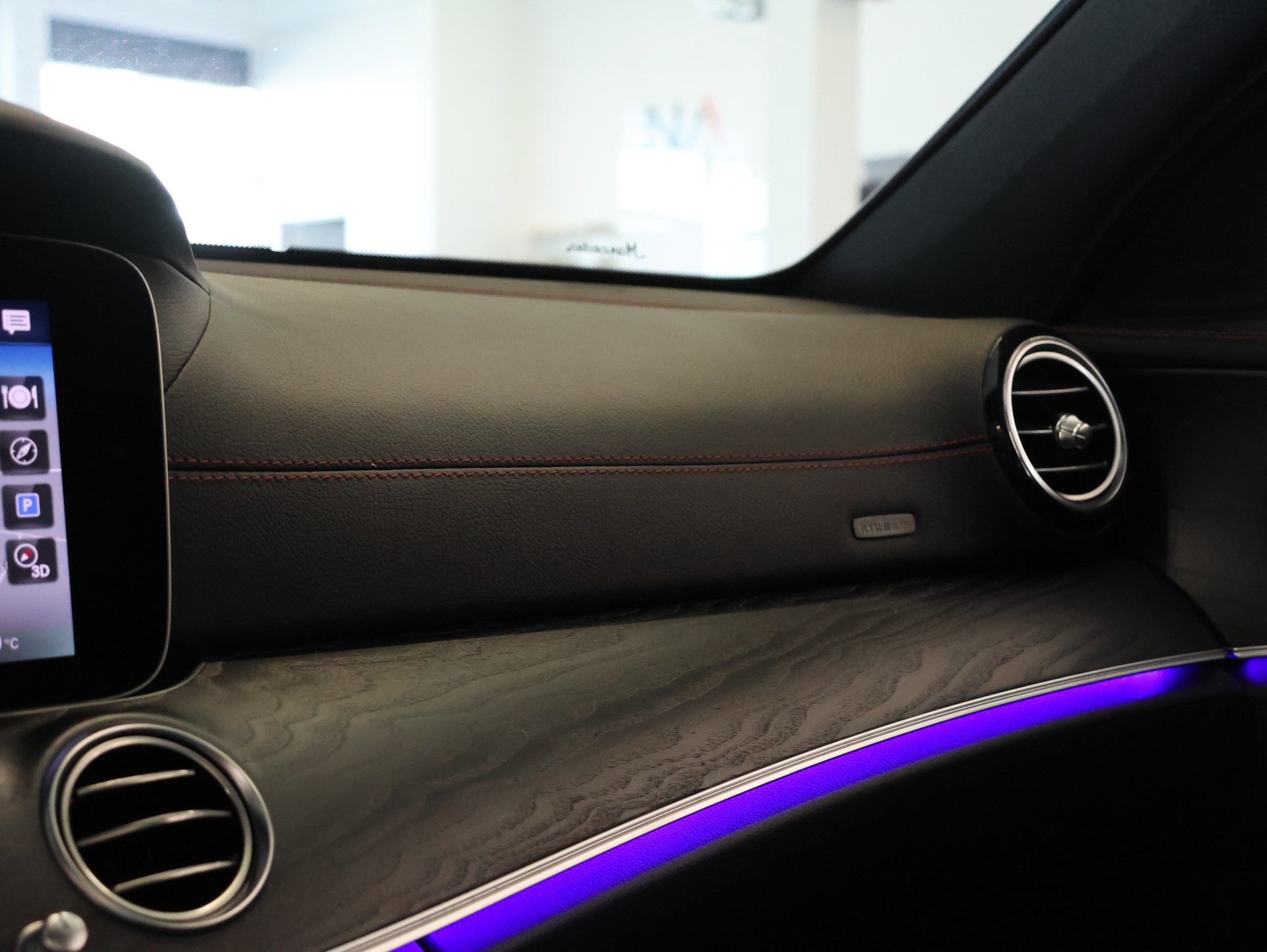 MERCEDES-BENZ AMG E 53 4Matic+ Speedshift 9G-TCT *360 Kamera* *Panoramadach* *Burmester*-image-19
