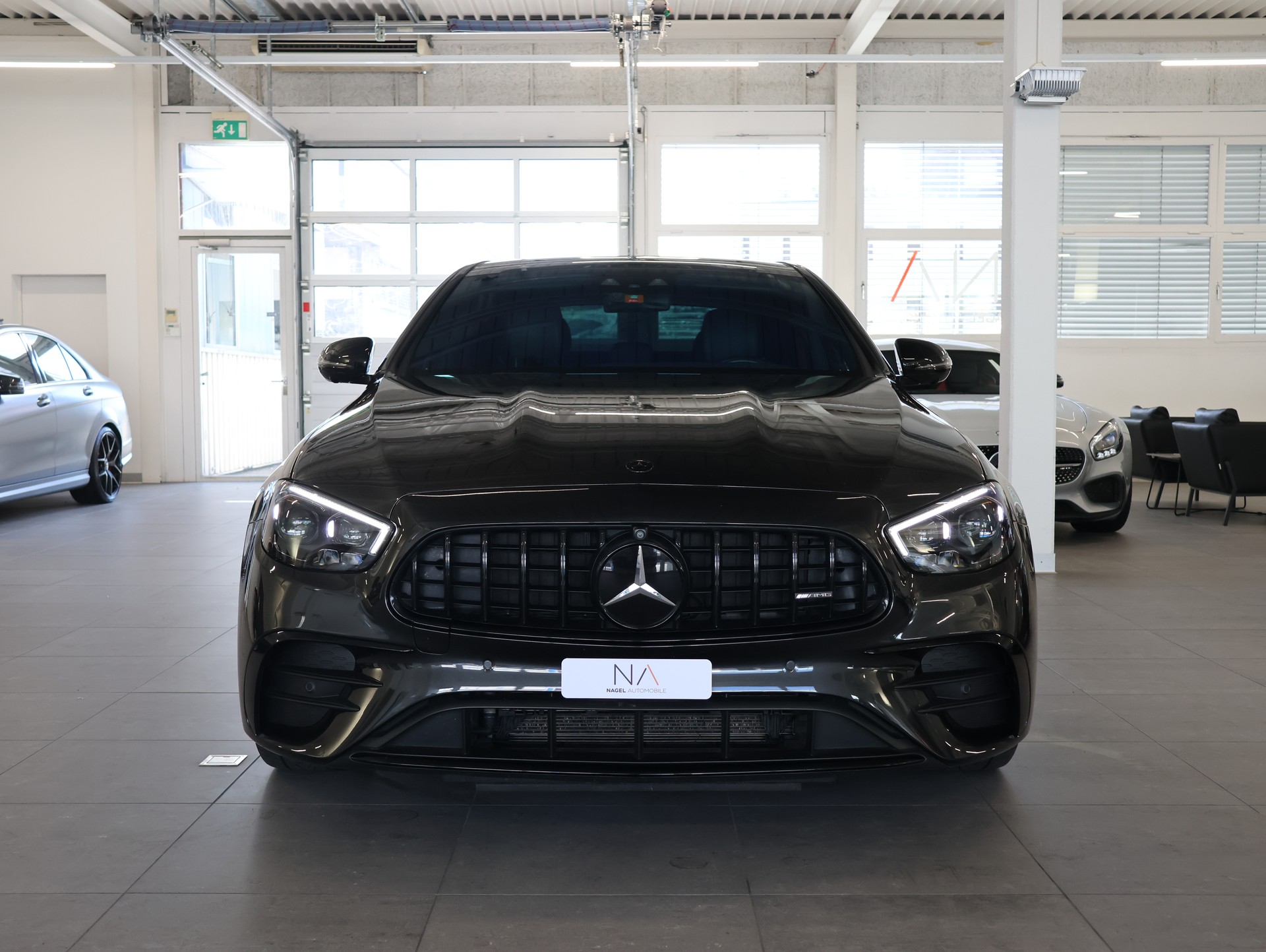 MERCEDES-BENZ AMG E 53 4Matic+ Speedshift 9G-TCT *360 Kamera* *Panoramadach* *Burmester*-showroom-element-2