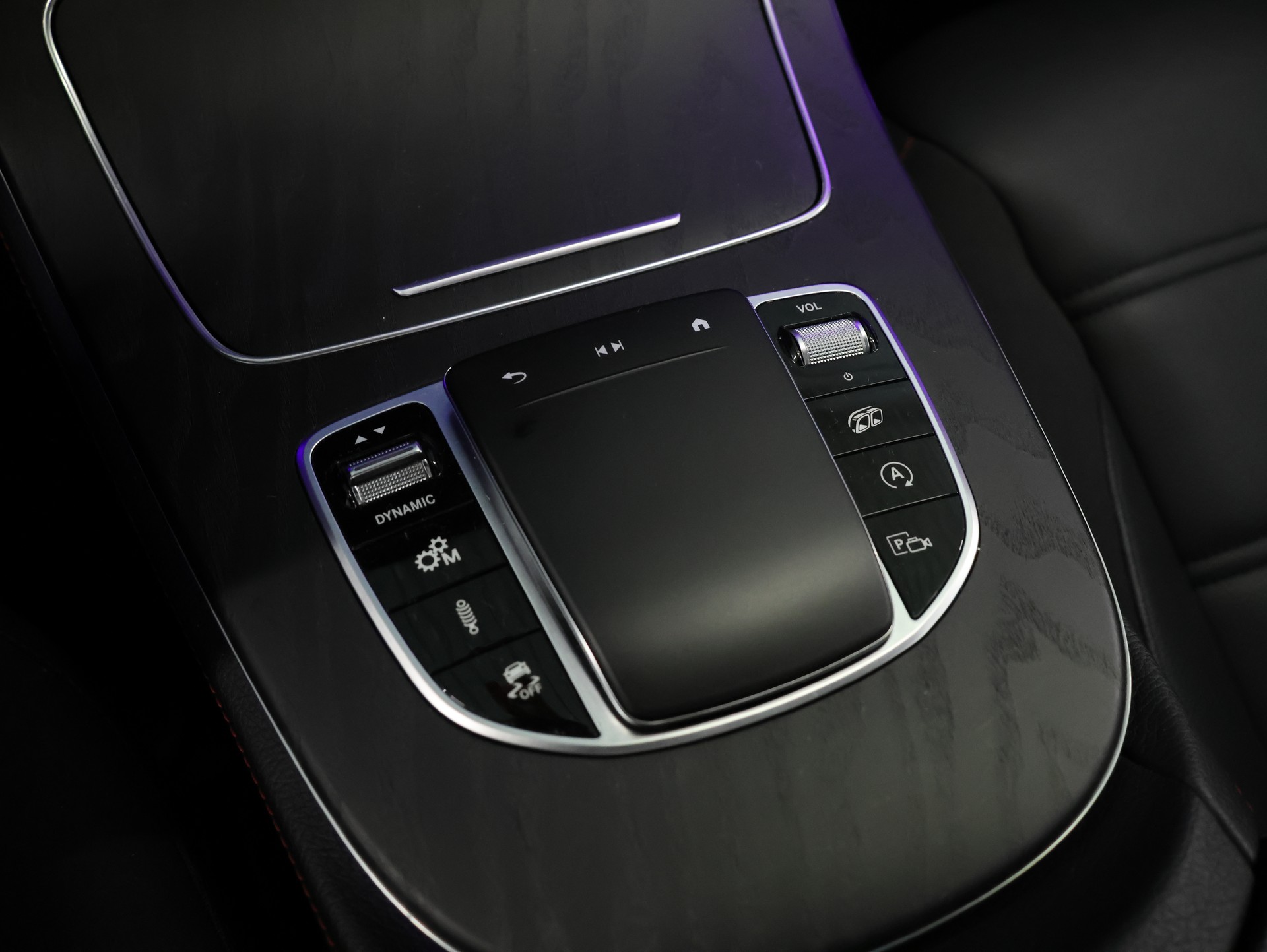 MERCEDES-BENZ AMG E 53 4Matic+ Speedshift 9G-TCT *360 Kamera* *Panoramadach* *Burmester*-image-22