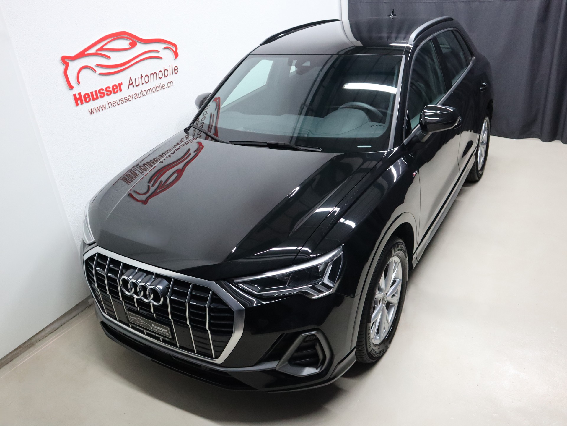AUDI Q3 40 TFSI S Line quattro S-tronic - Virtual Cockpit Plus - LED - Navi - Leder - Kamera - 190 PS-showroom-element-2