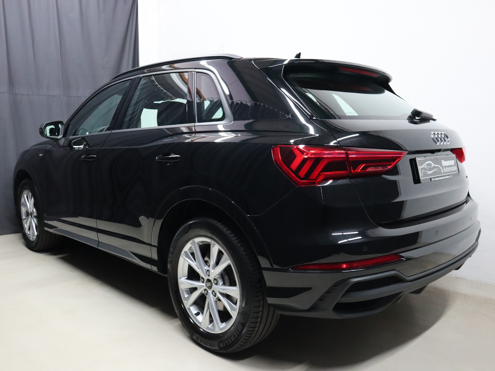 AUDI Q3 40 TFSI S Line quattro S-tronic - Virtual Cockpit Plus - LED - Navi - Leder - Kamera - 190 PS-showroom-element-3