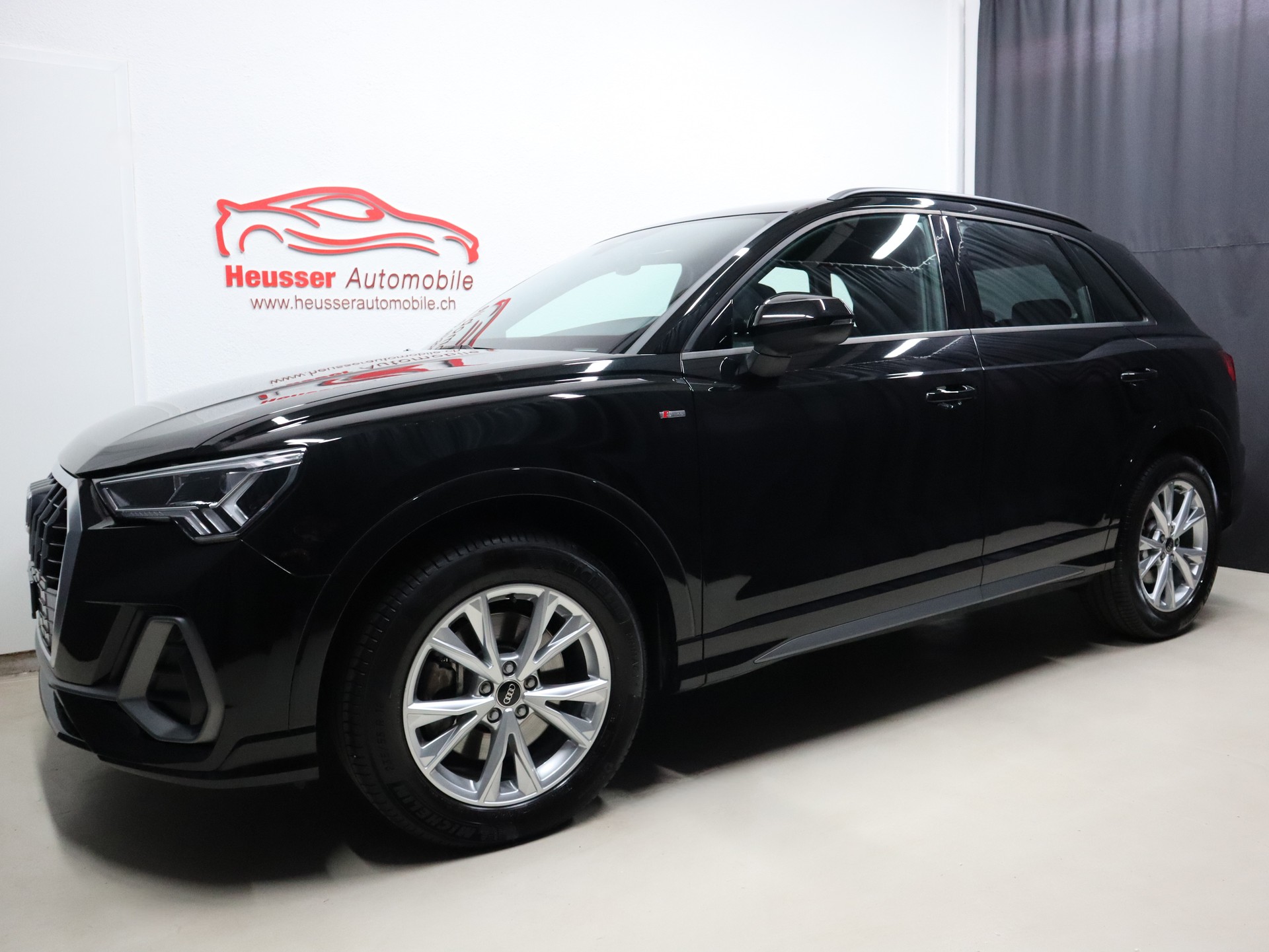AUDI Q3 40 TFSI S Line quattro S-tronic - Virtual Cockpit Plus - LED - Navi - Leder - Kamera - 190 PS-showroom-element-1