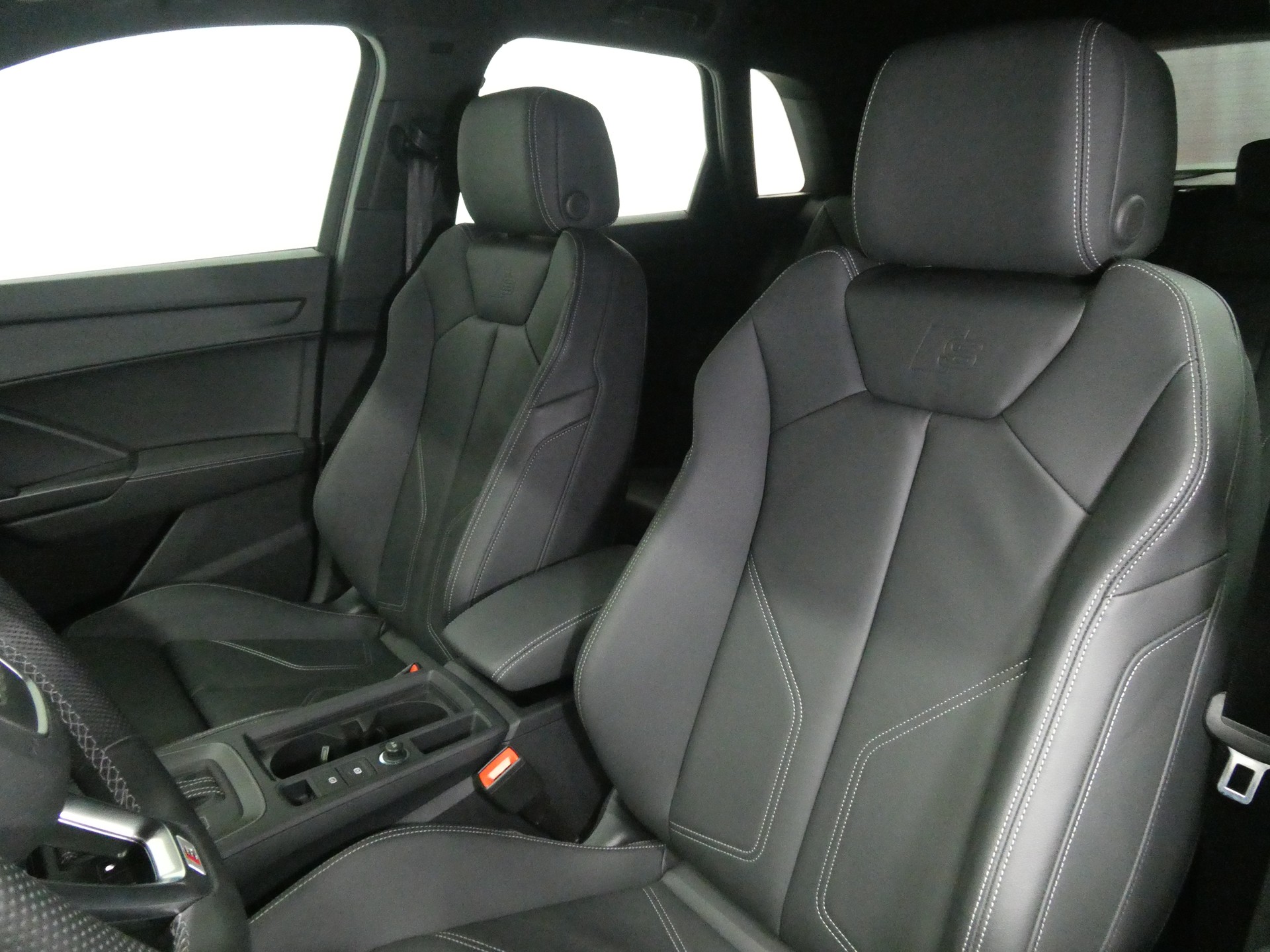 AUDI Q3 40 TFSI S Line quattro S-tronic - Virtual Cockpit Plus - LED - Navi - Leder - Kamera - 190 PS-image-9