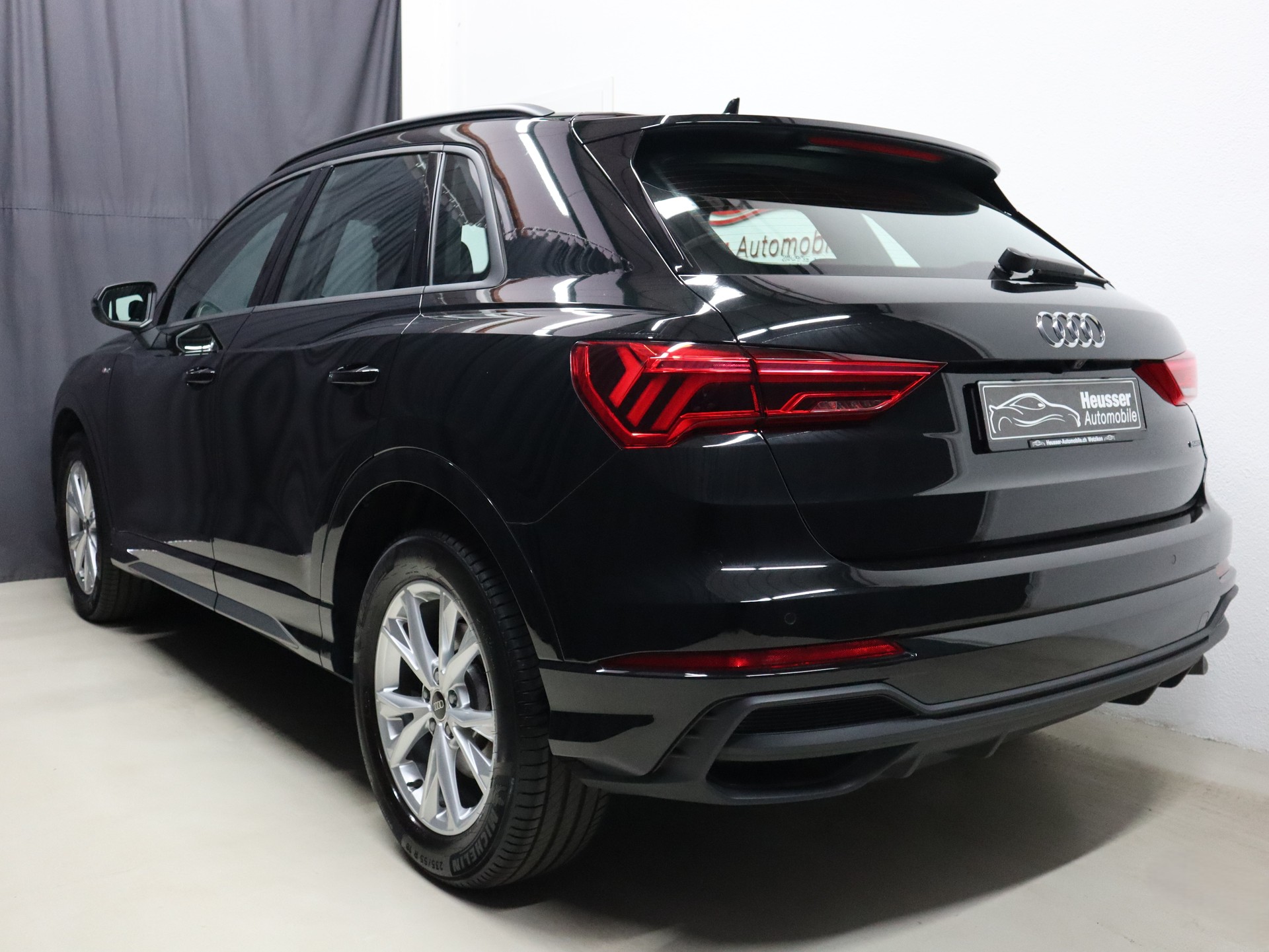 AUDI Q3 40 TFSI S Line quattro S-tronic - Virtual Cockpit Plus - LED - Navi - Leder - Kamera - 190 PS-image-4