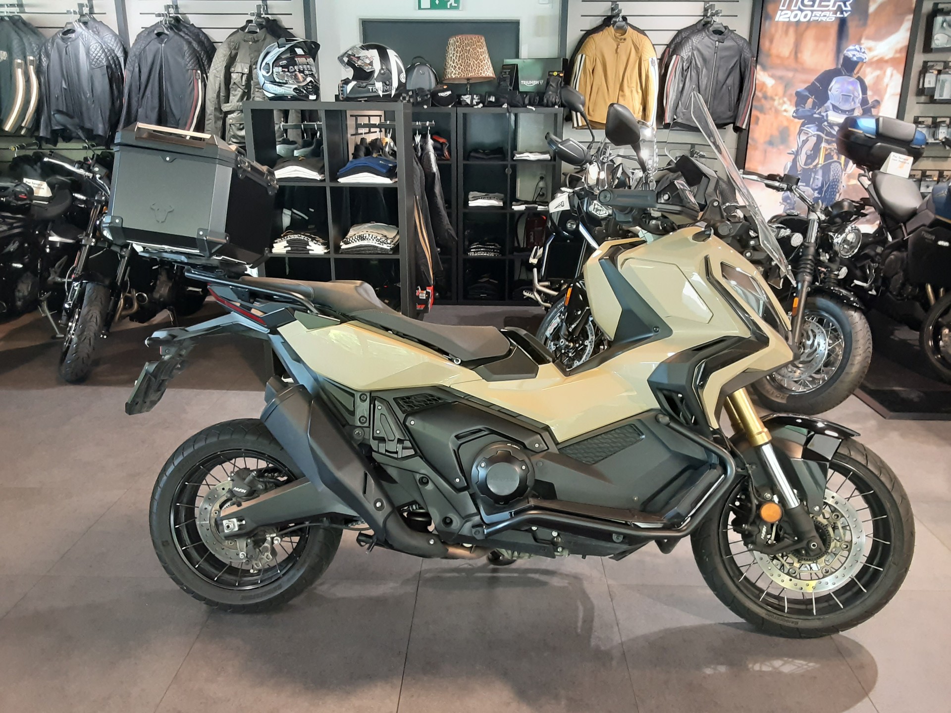 HONDA X-ADV 750-image-0