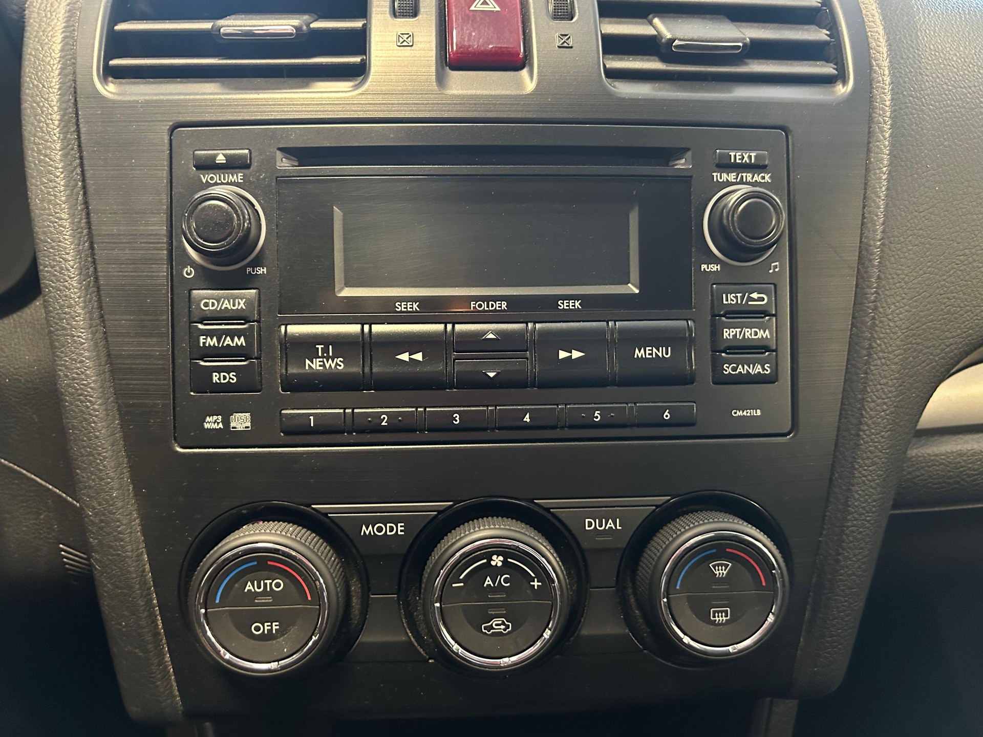 SUBARU XV 2.0i Swiss Two-image-10