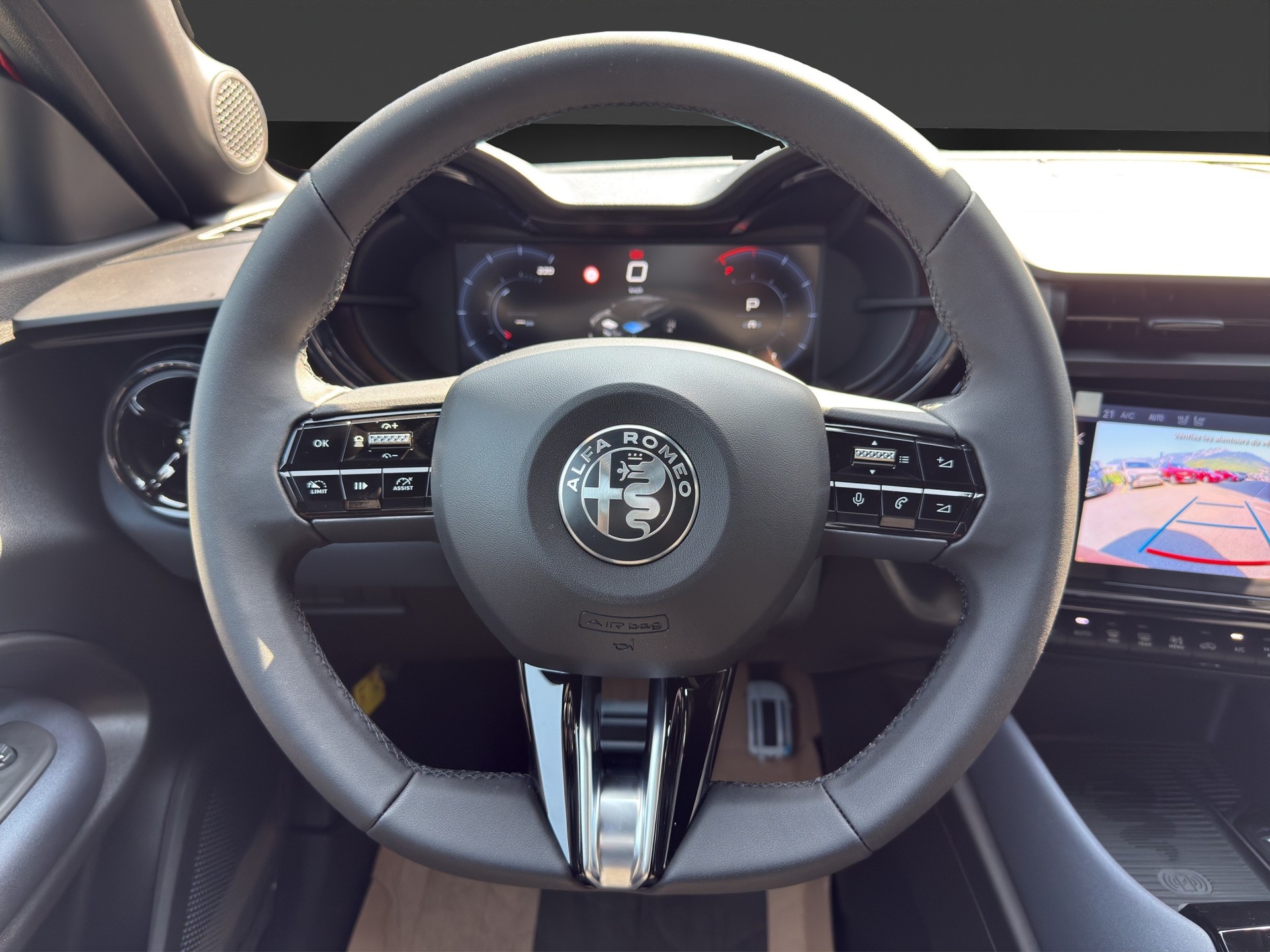 ALFA ROMEO Junior 1.2 48V Hybrid Sprint TECH-image-10