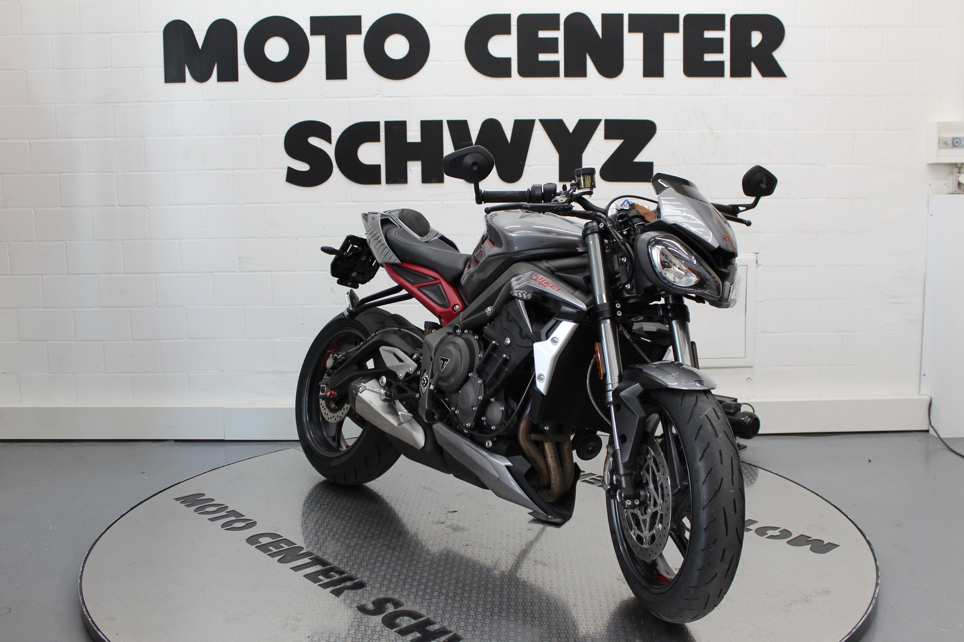 TRIUMPH Street Triple RS 765 ABS-showroom-element-1