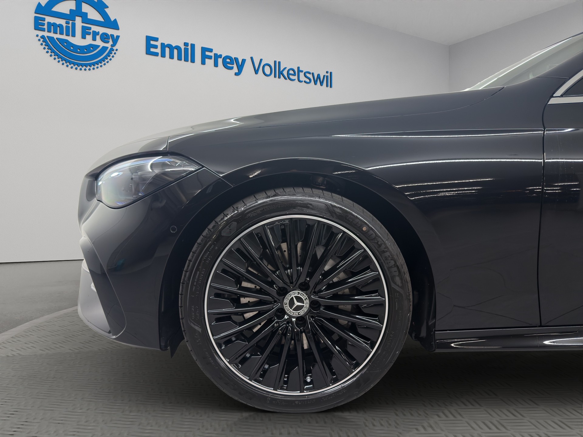 MERCEDES-BENZ CLE 200 AMG Line 4matic Cabriolet-image-6