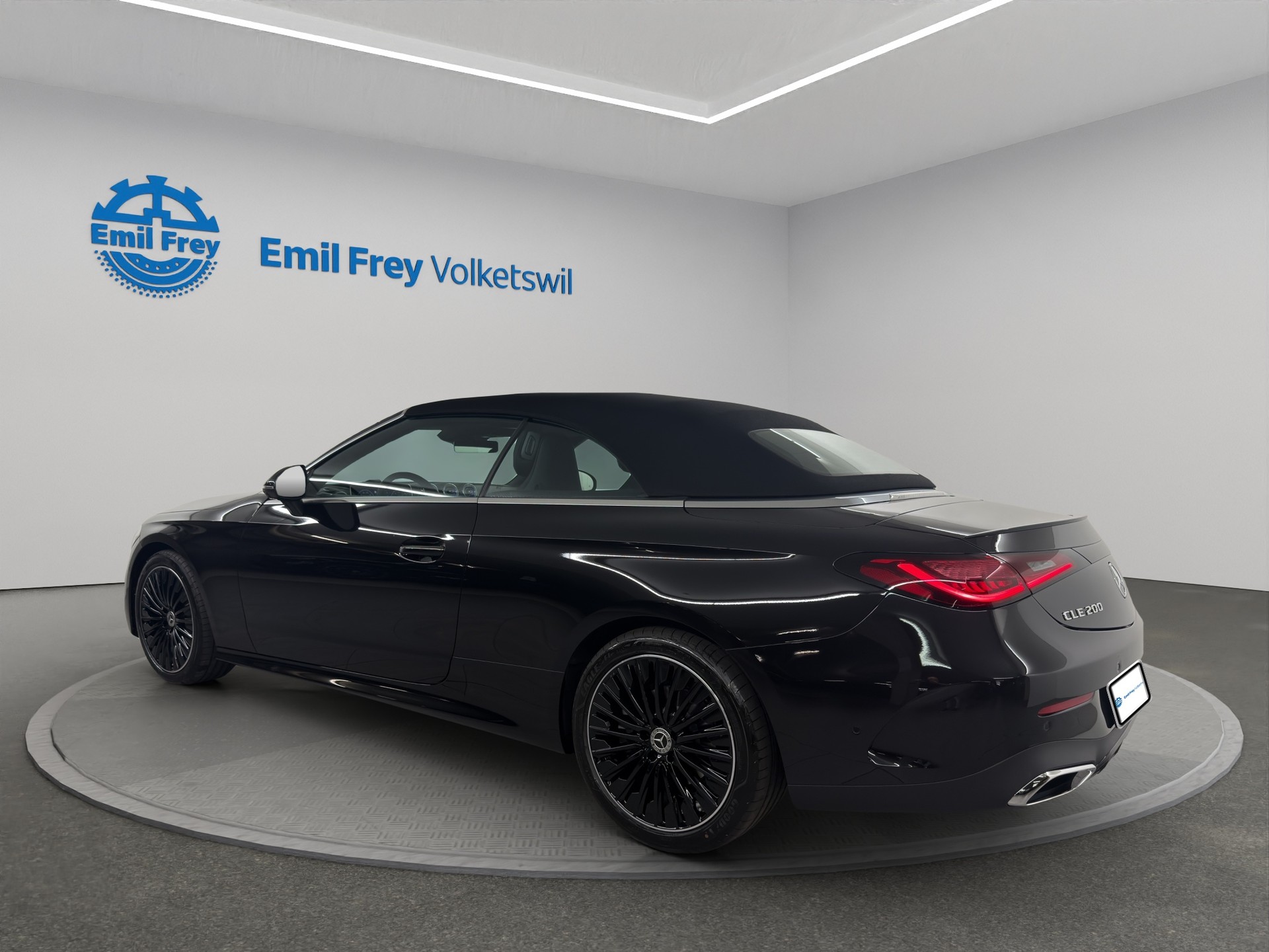 MERCEDES-BENZ CLE 200 AMG Line 4matic Cabriolet-image-5