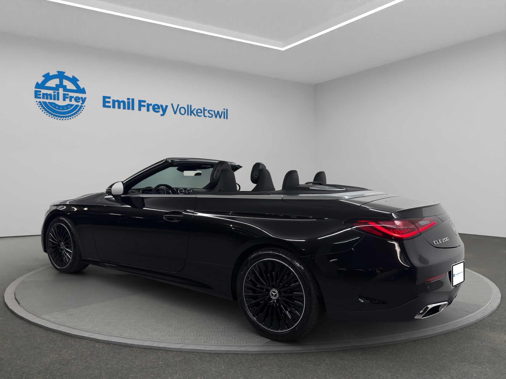 MERCEDES-BENZ CLE 200 AMG Line 4matic Cabriolet-showroom-element-2