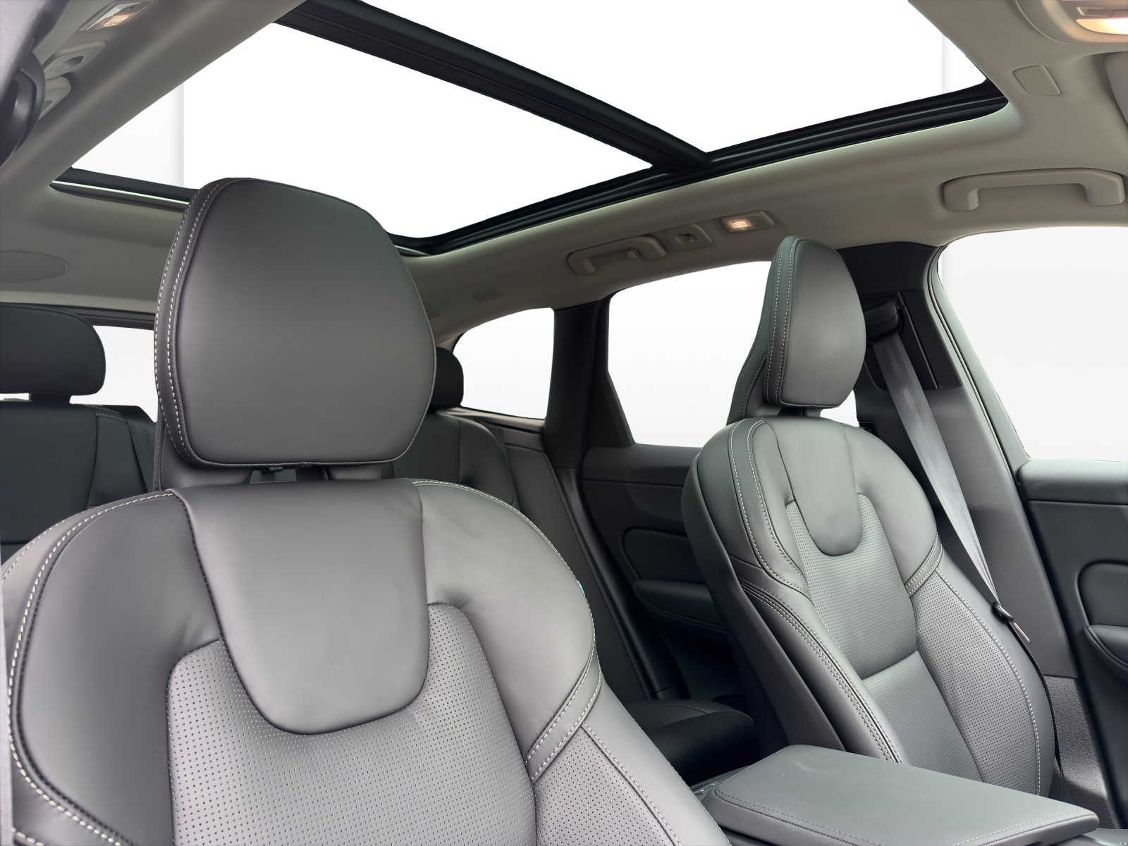 VOLVO XC60 2.0 T8 TE Ultra Bright eAWD-image-17