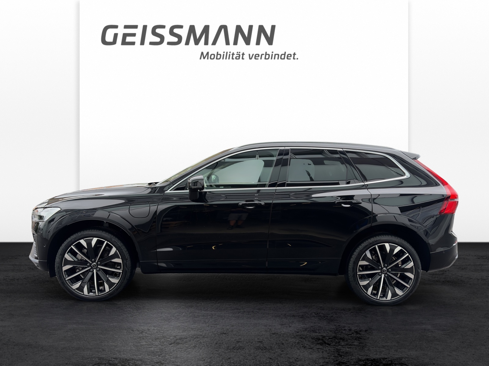 VOLVO XC60 2.0 T8 TE Ultra Bright eAWD-showroom-element-2