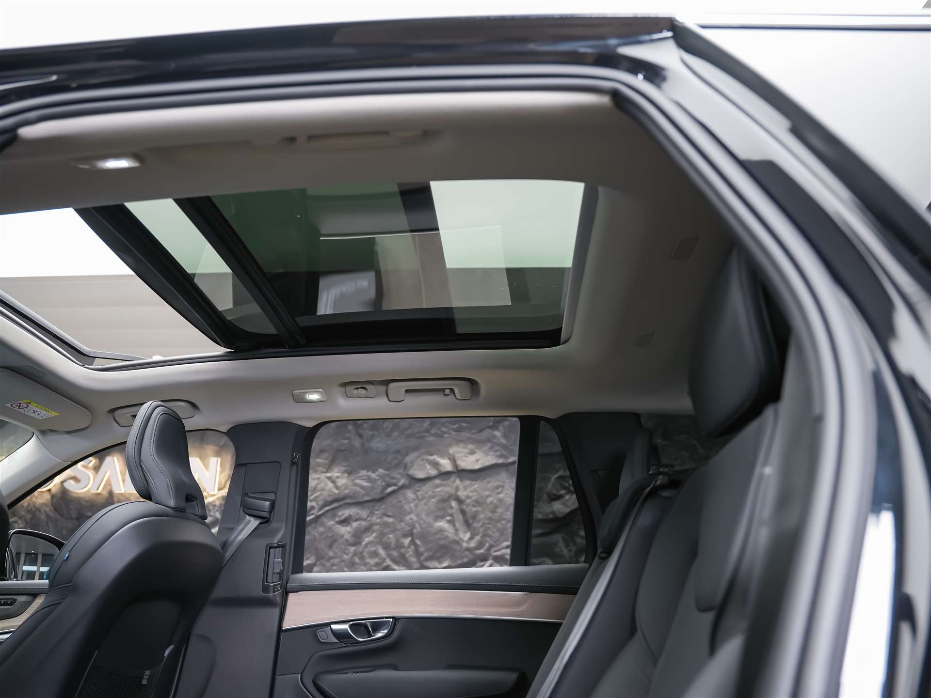 VOLVO XC90 B5 AWD Plus Bright Geartronic *Facelift*7 Plätzer*Panorama*AHK*-image-12