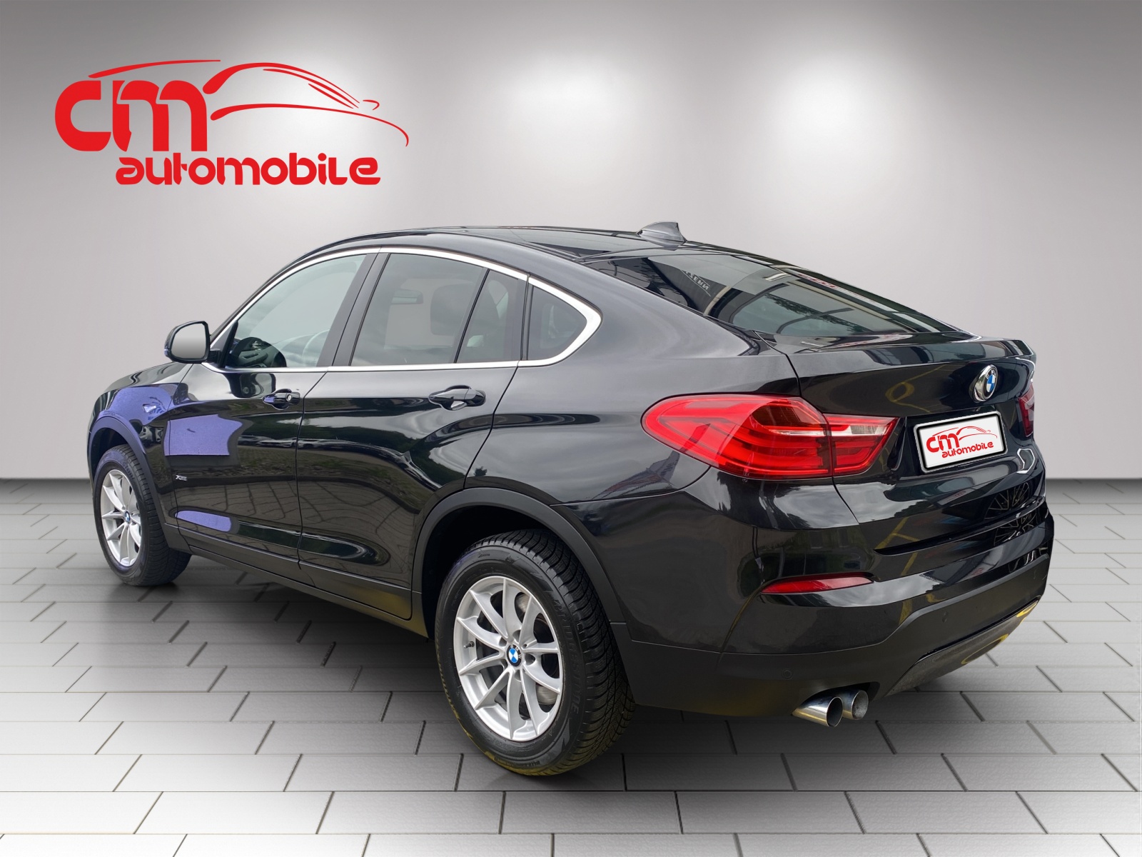 BMW X4 xDrive 20d-showroom-element-1