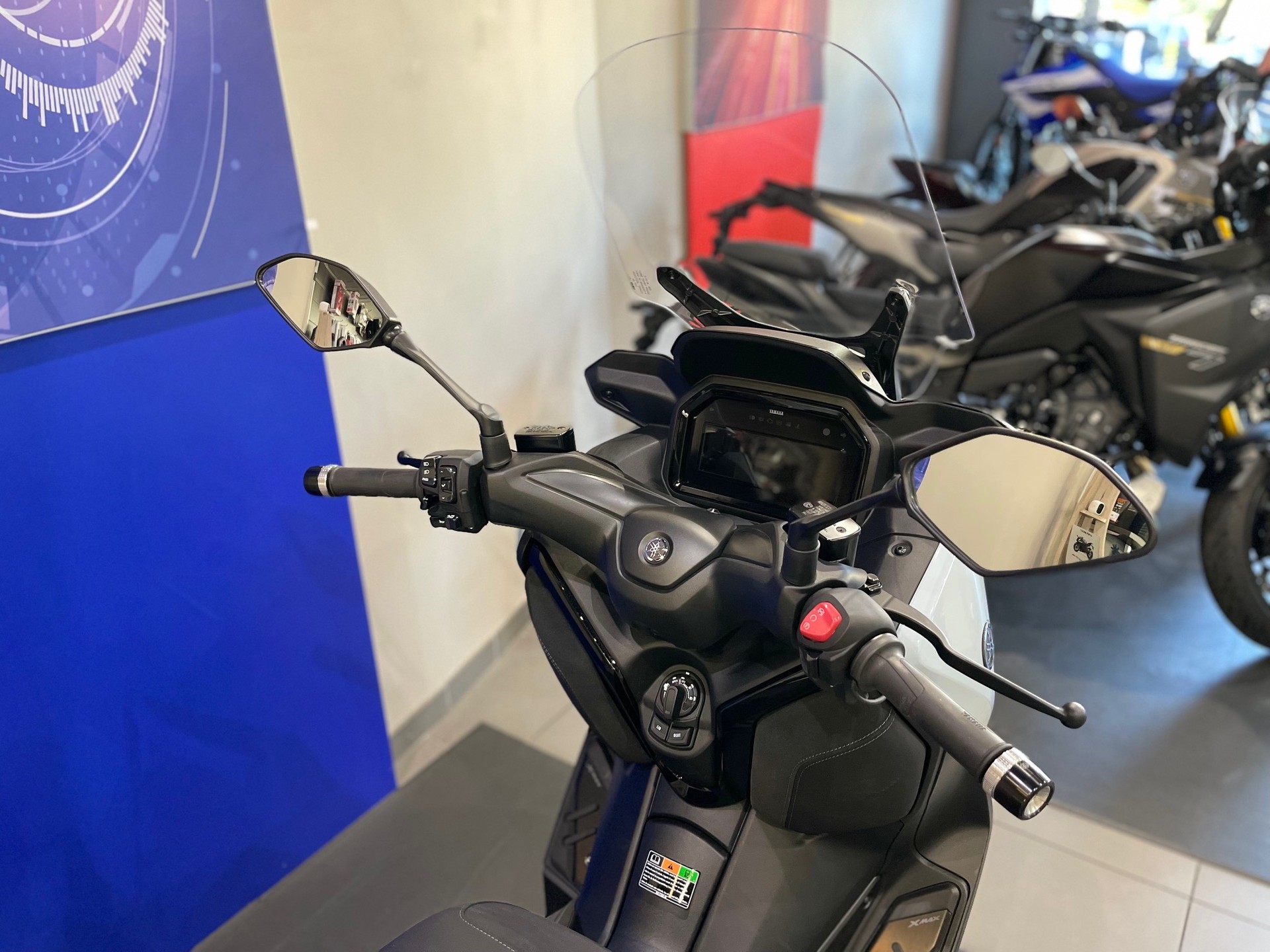 YAMAHA X-Max 300 Tech Max+-image-8