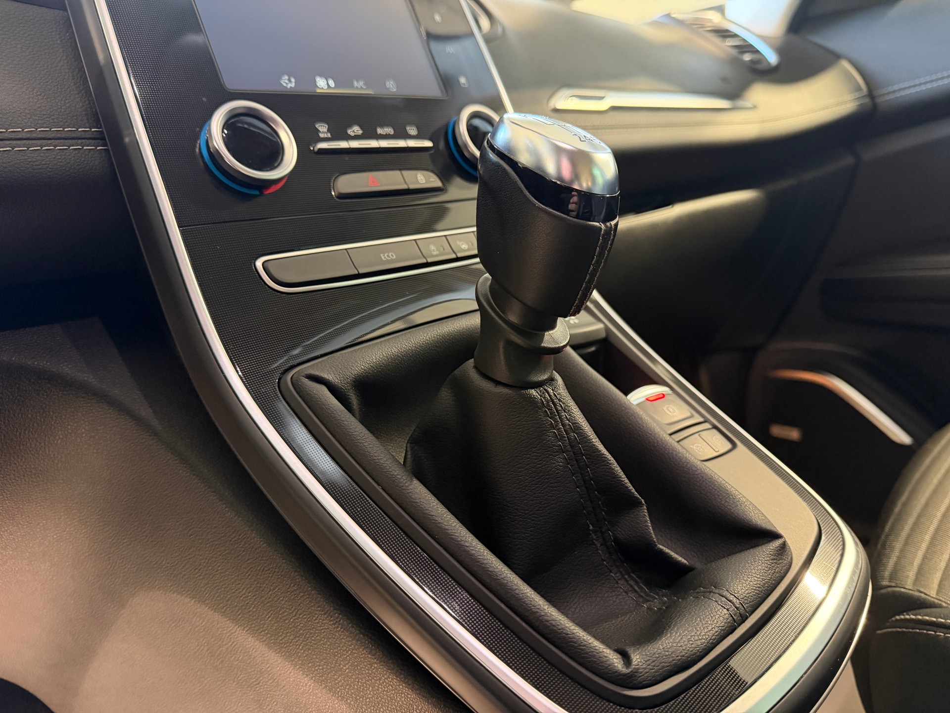 RENAULT Grand Scénic 1.2 16V Turbo Bose-image-13
