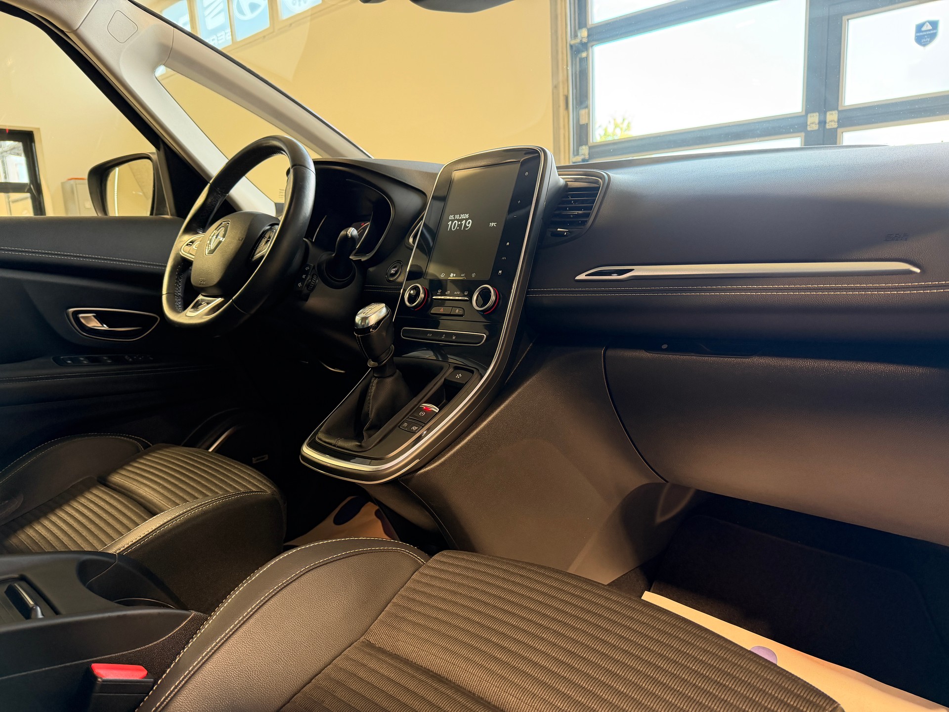 RENAULT Grand Scénic 1.2 16V Turbo Bose-image-11