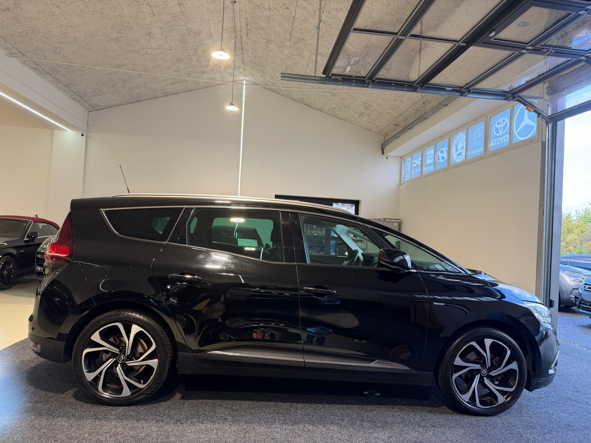 RENAULT Grand Scénic 1.2 16V Turbo Bose-image-9