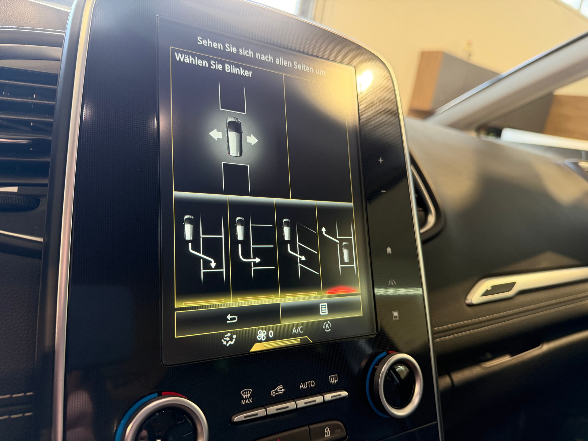 RENAULT Grand Scénic 1.2 16V Turbo Bose-image-21