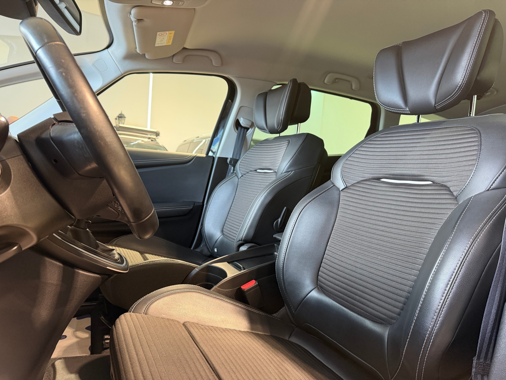 RENAULT Grand Scénic 1.2 16V Turbo Bose-image-10