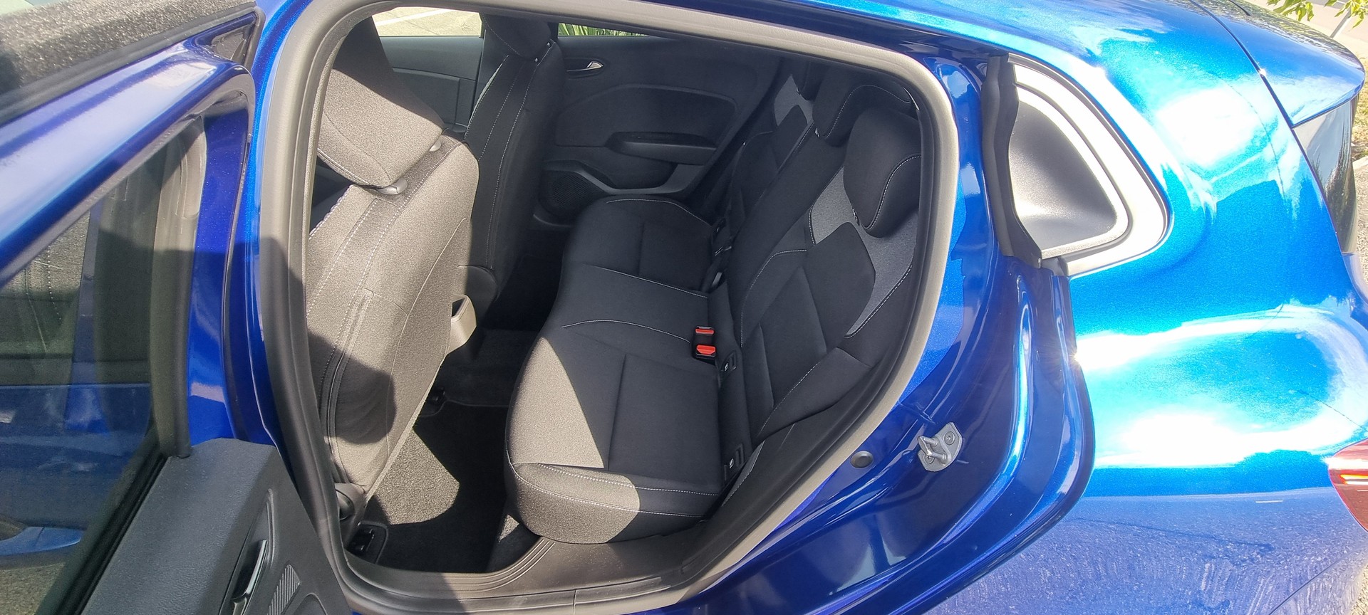 MITSUBISHI COLT 1.6 HEV Invite+-image-7