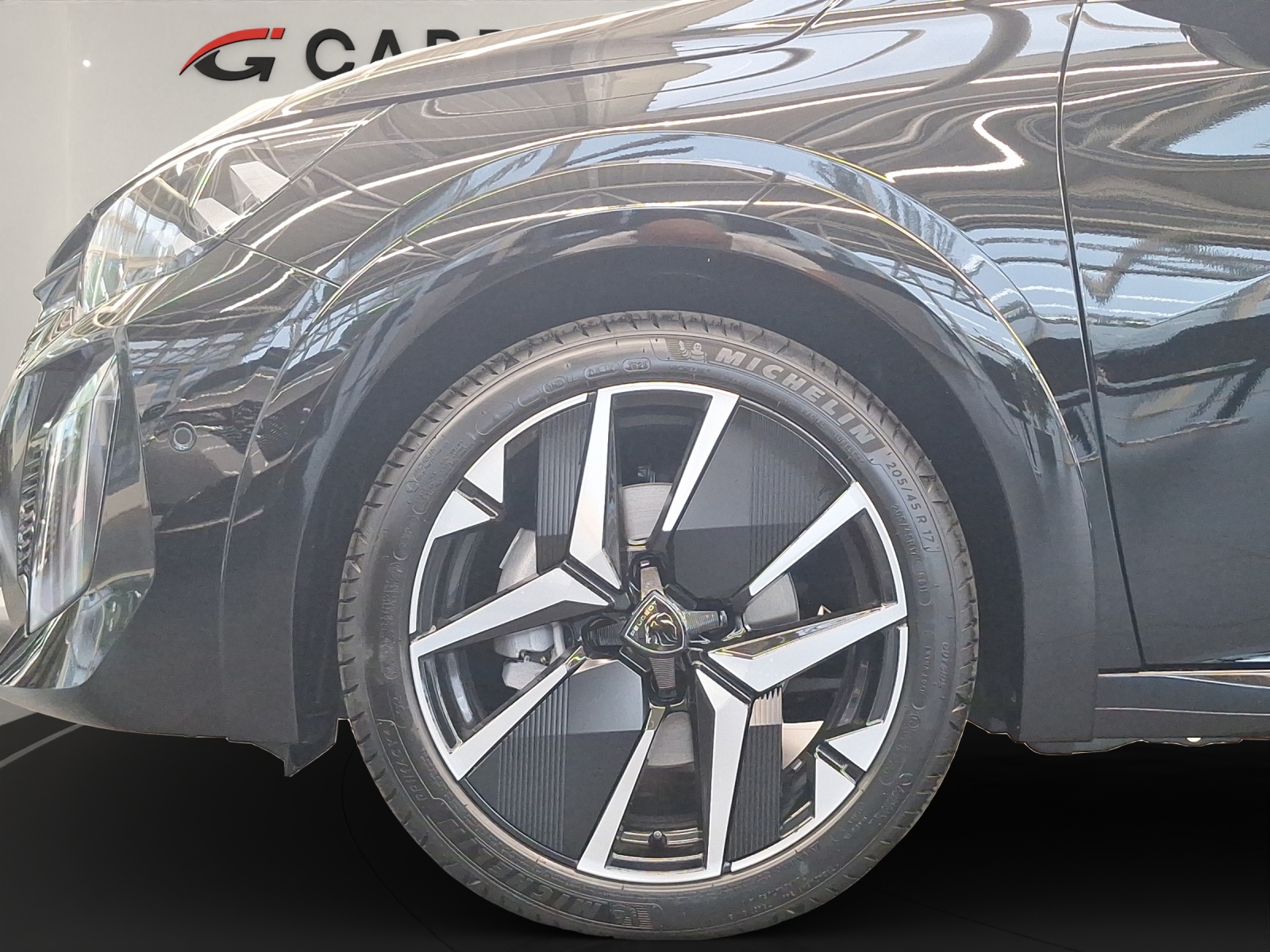 PEUGEOT 208 1.2 Hybrid 145 PS GT Exclusive-showroom-element-3