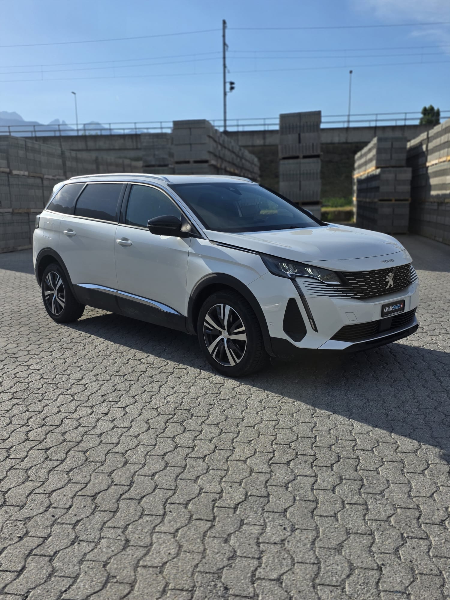PEUGEOT 5008 1.2 Pure Tech Allure Pack EAT8
