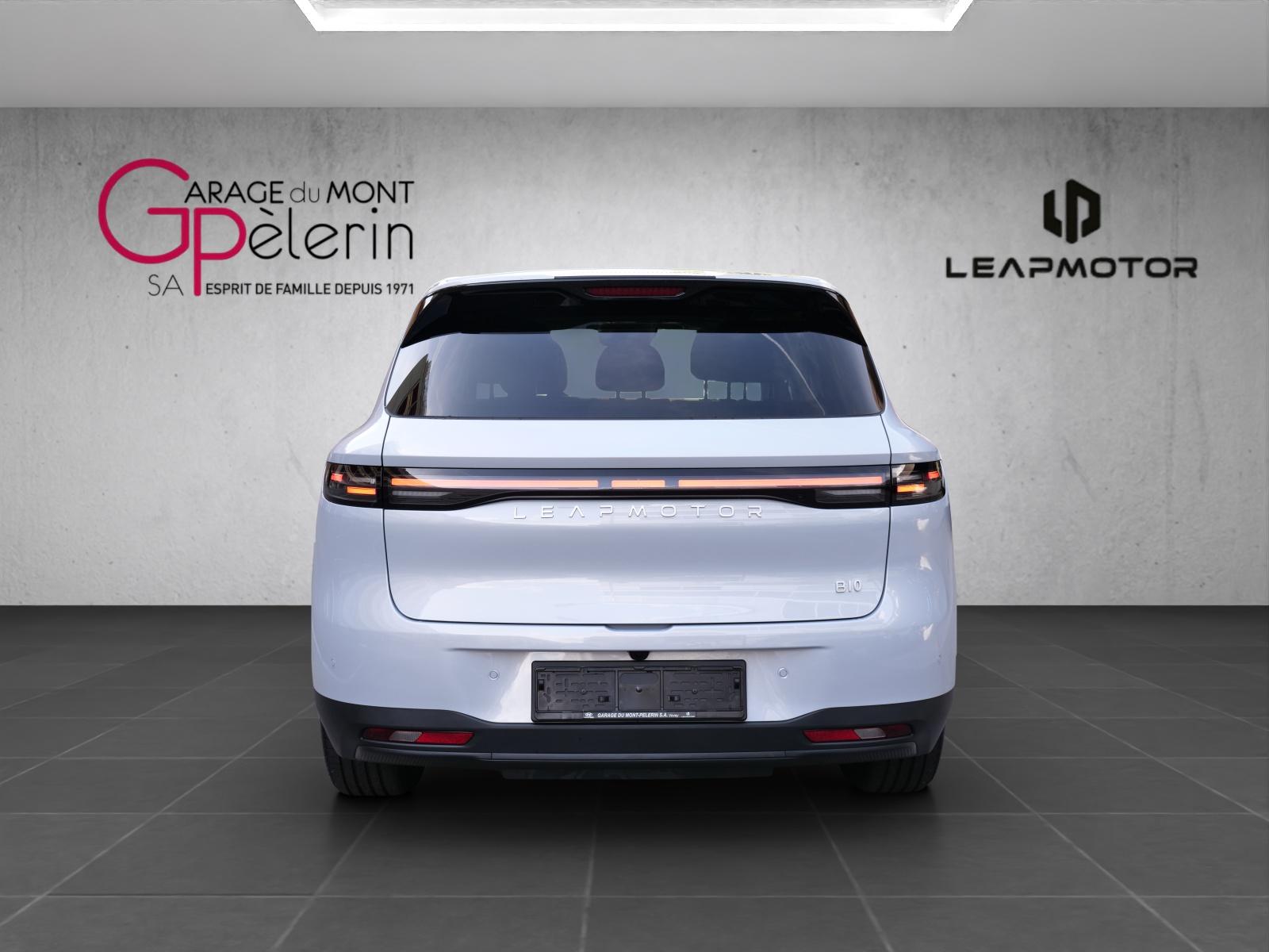 LEAPMOTOR B10 EV-showroom-element-2
