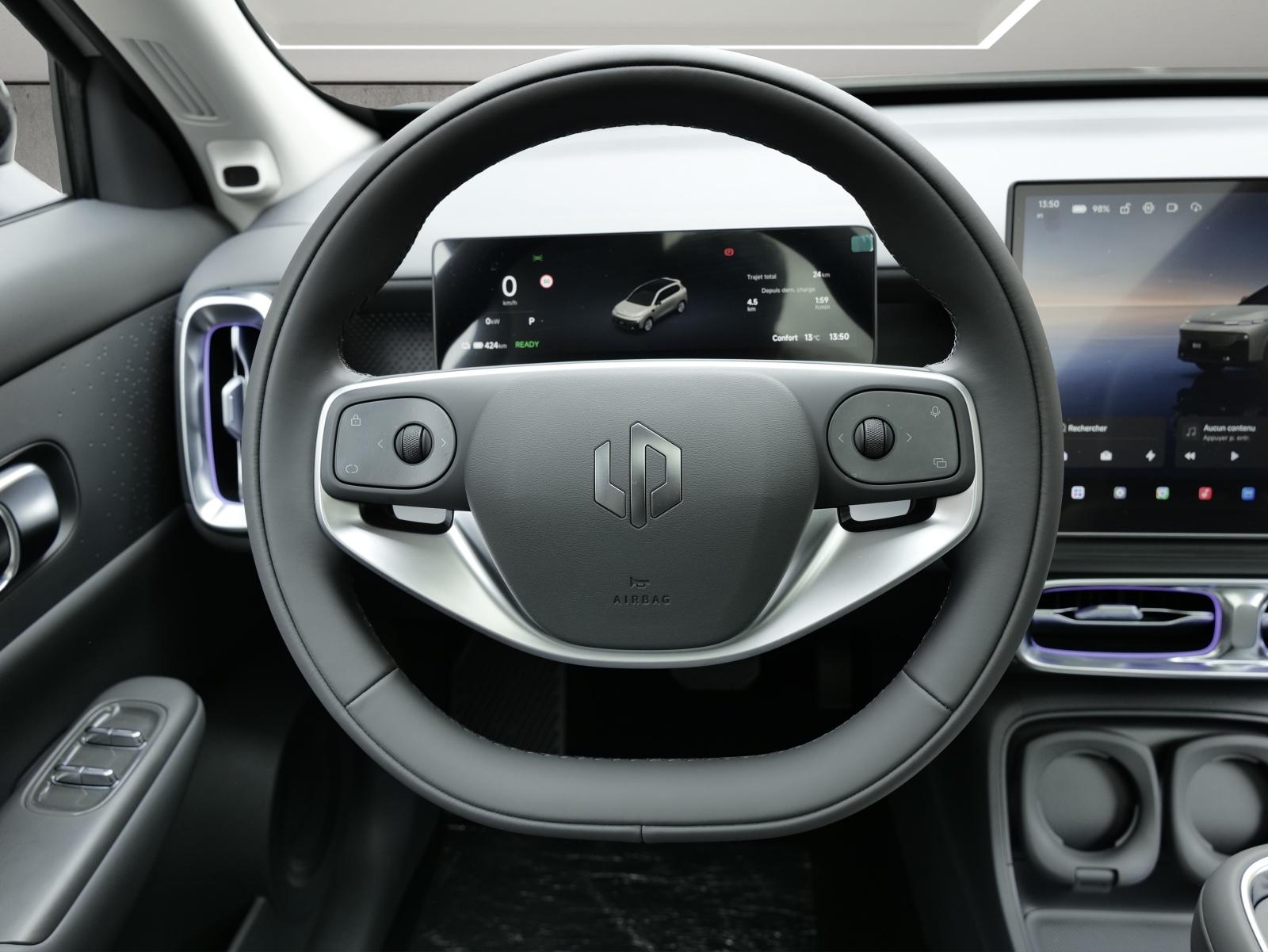 LEAPMOTOR B10 EV-image-12