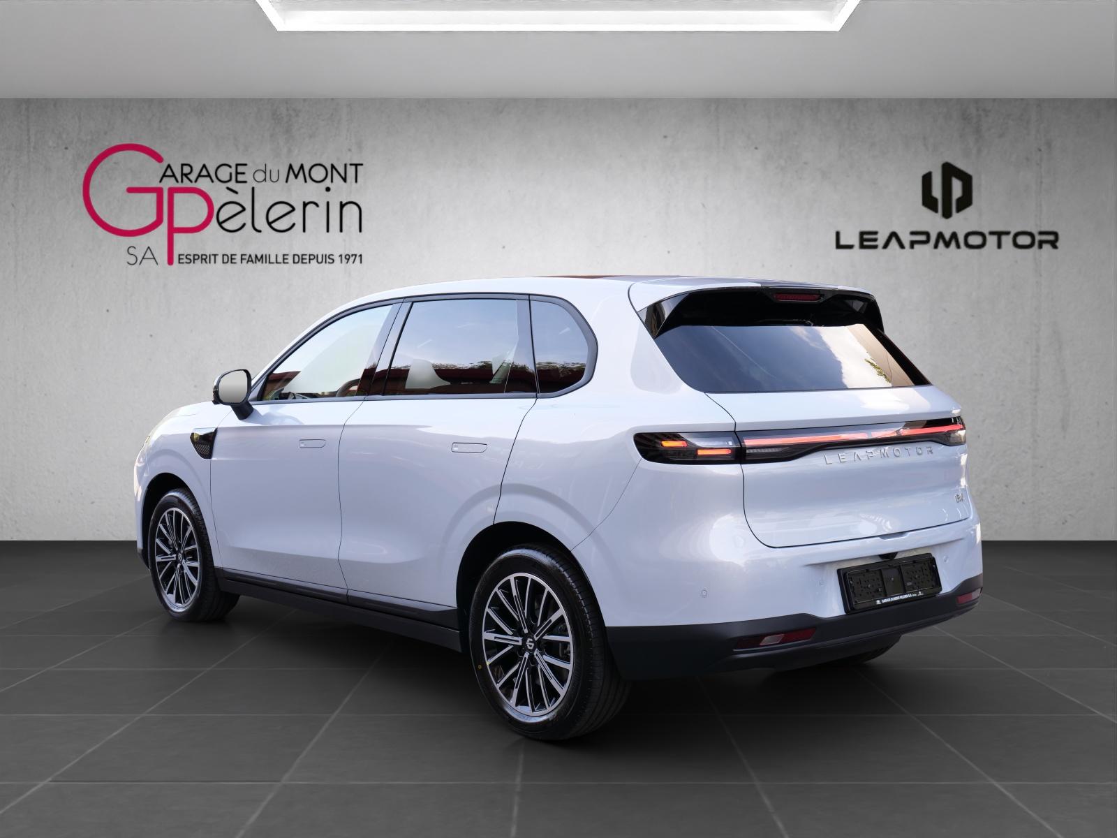 LEAPMOTOR B10 EV-showroom-element-1