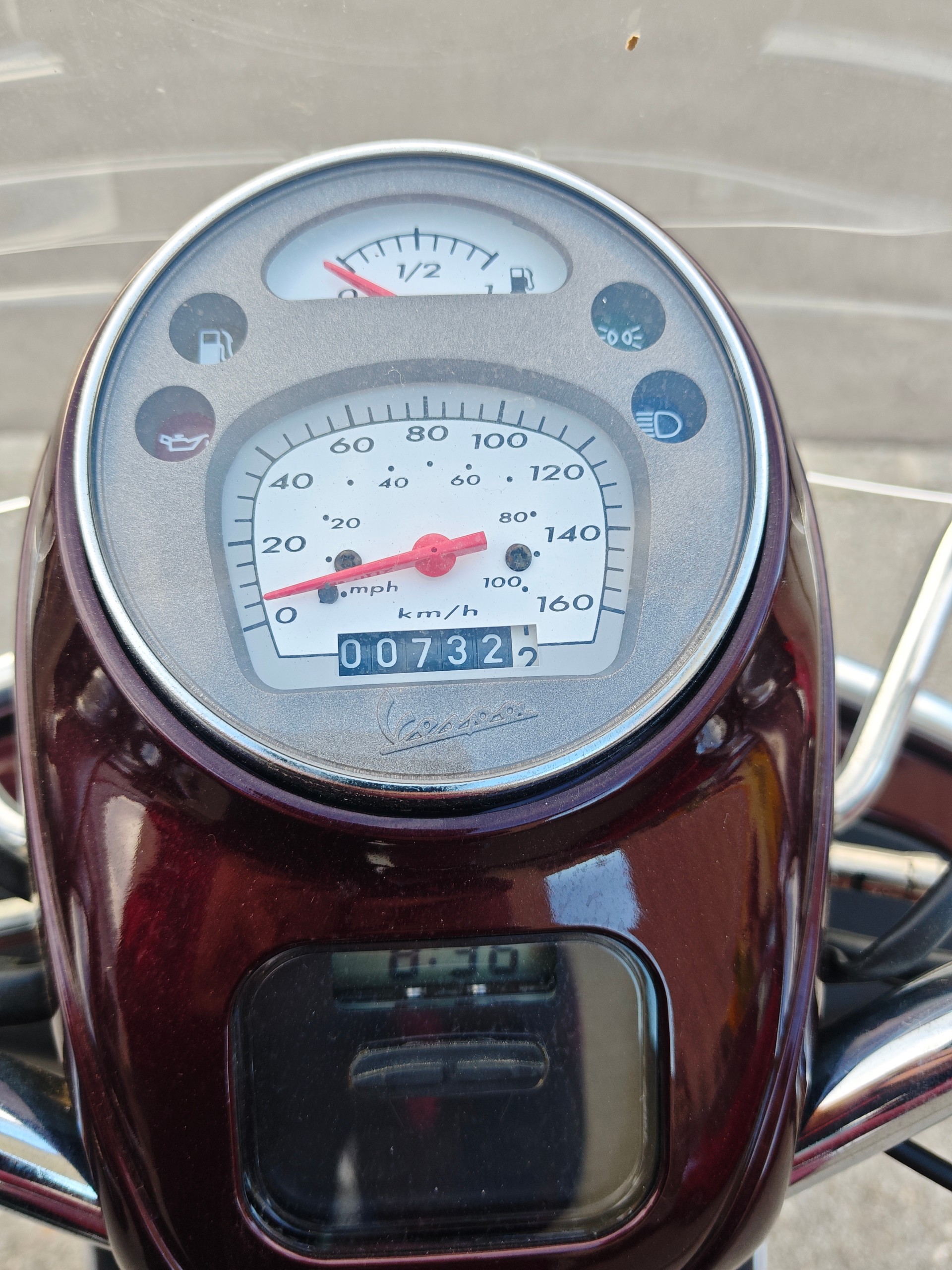 PIAGGIO Vespa GTV 300 i.e via Montenapoleone-image-8