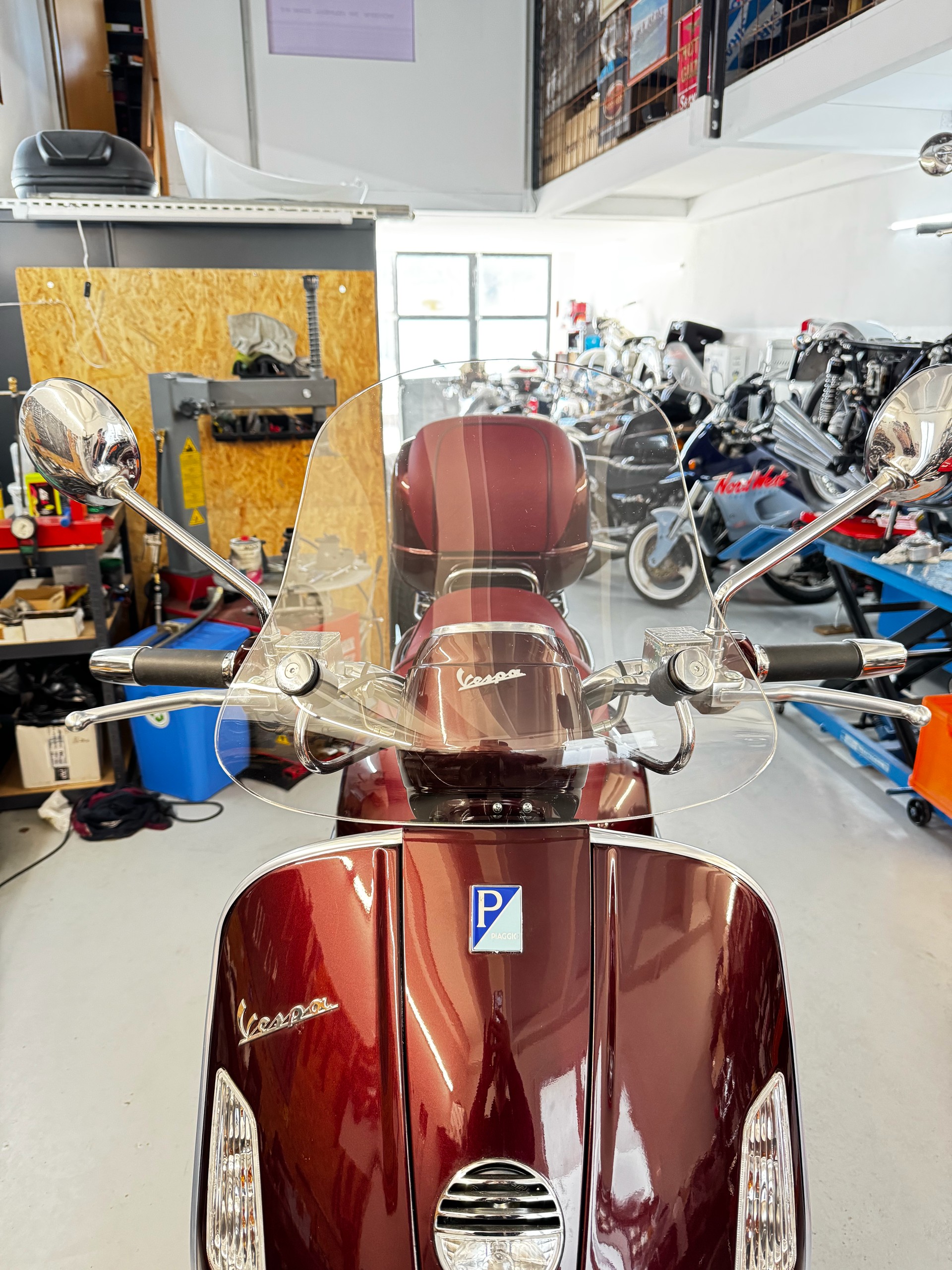 PIAGGIO Vespa GTV 300 i.e via Montenapoleone-image-6