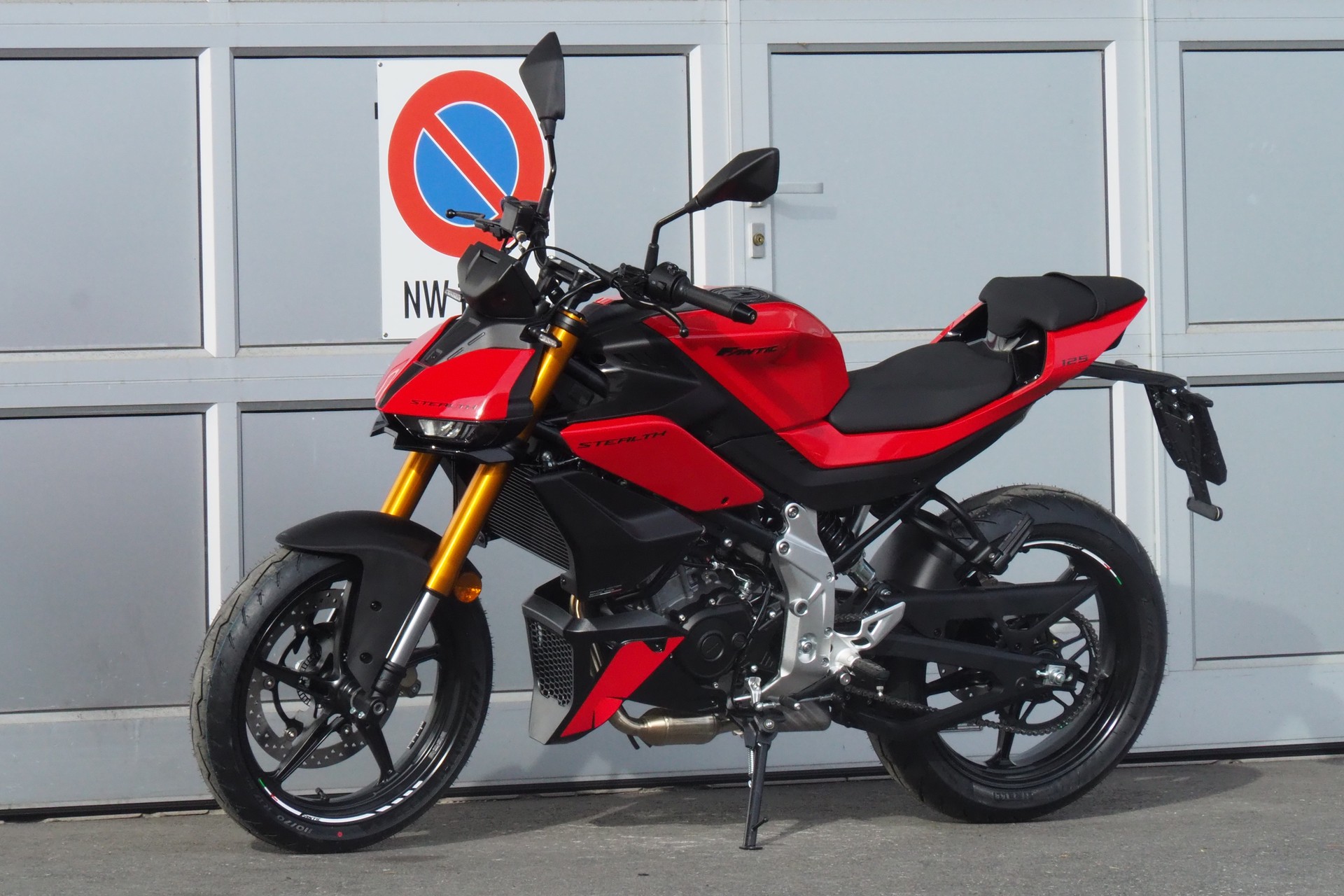 FANTIC STEALTH 125-image-1