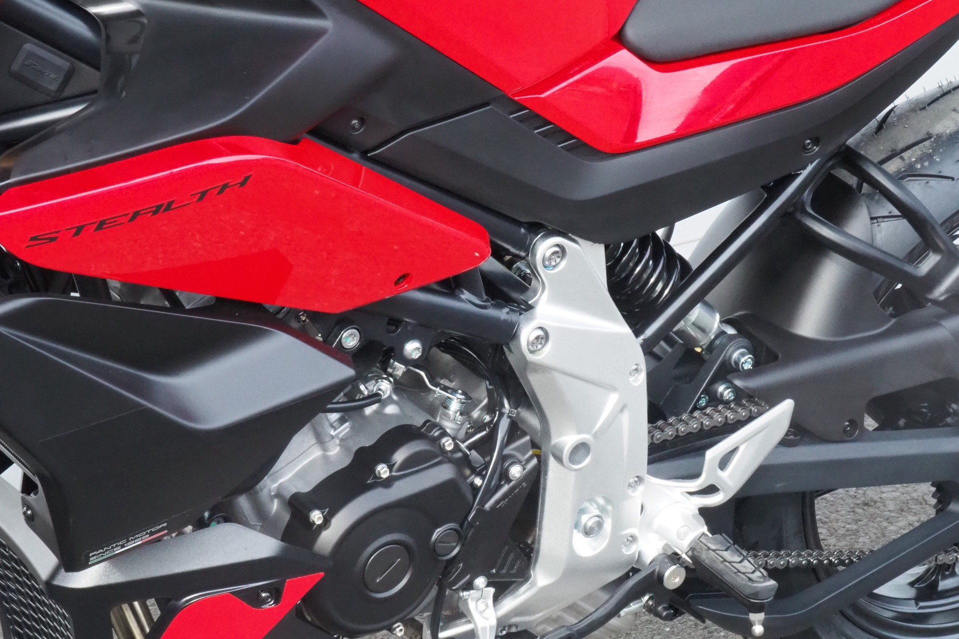 FANTIC STEALTH 125-image-7