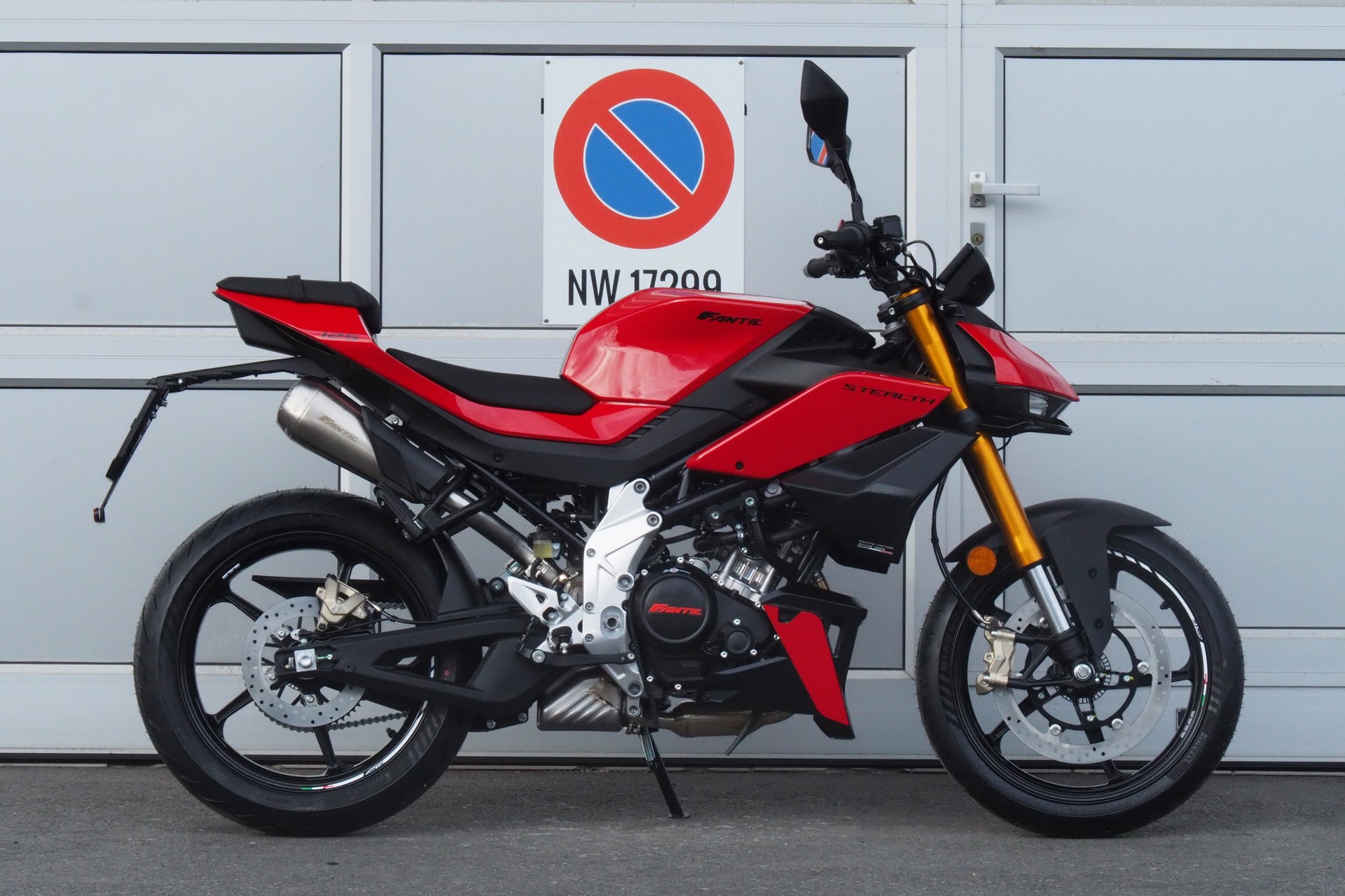 FANTIC STEALTH 125-image-2