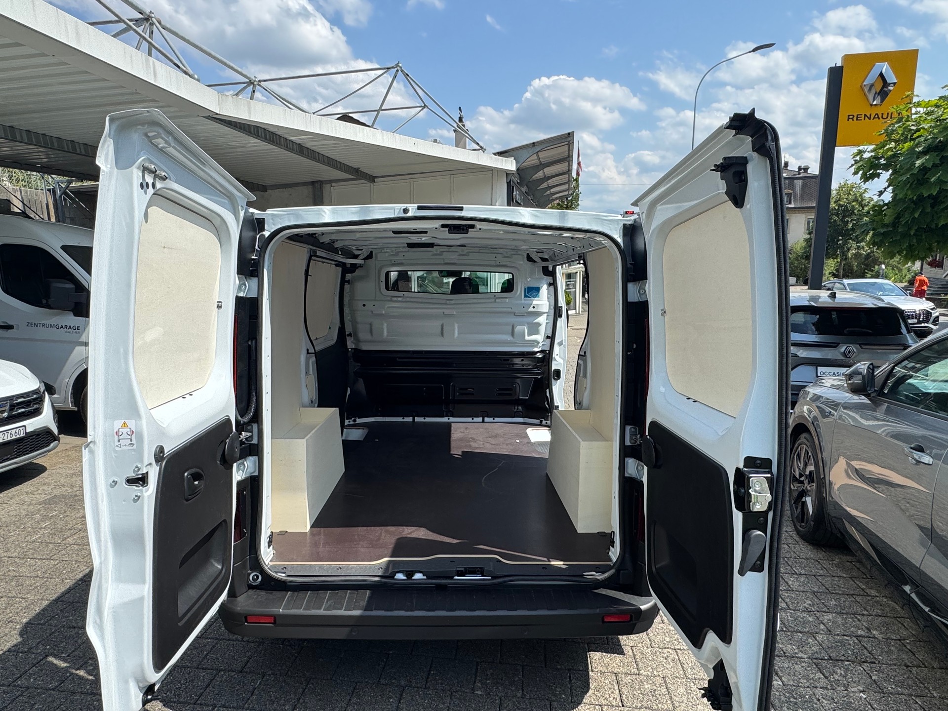 RENAULT Trafic 2.0 Blue dCi 130 Advance L1H1-image-7