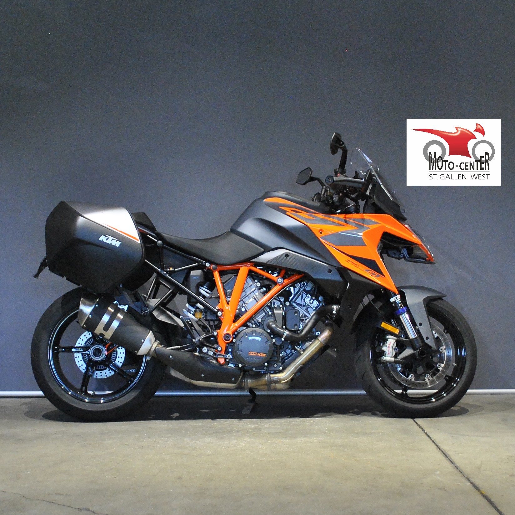 KTM 1290 Super Duke GT-image-1