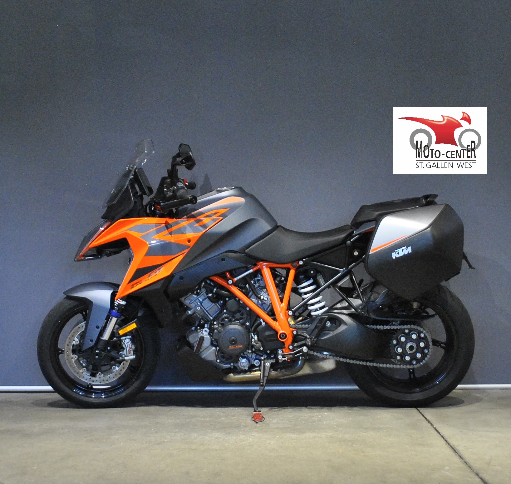 KTM 1290 Super Duke GT-image-2