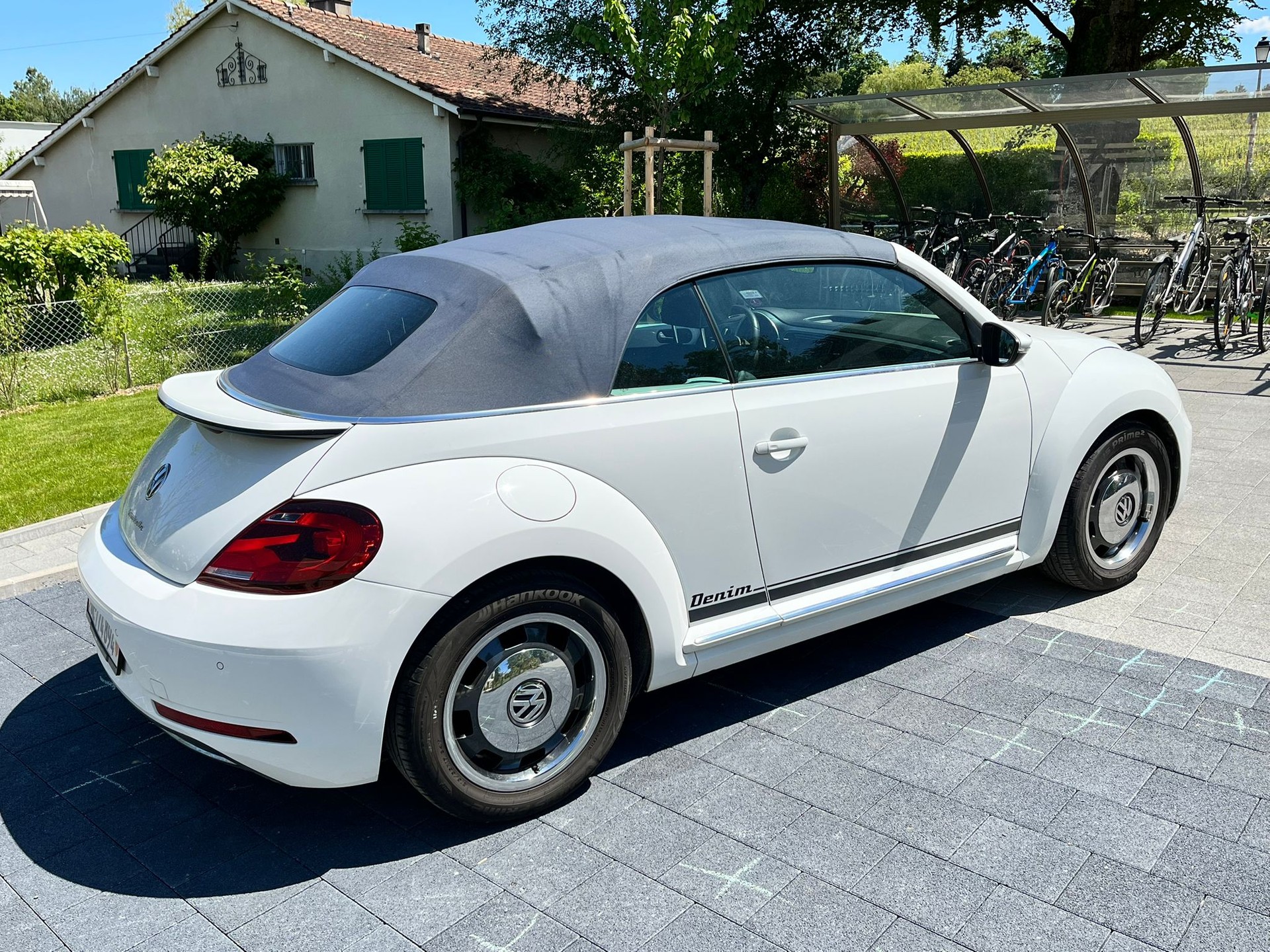 VW Beetle Cabriolet 1.2 TSI BMT Design-image-4