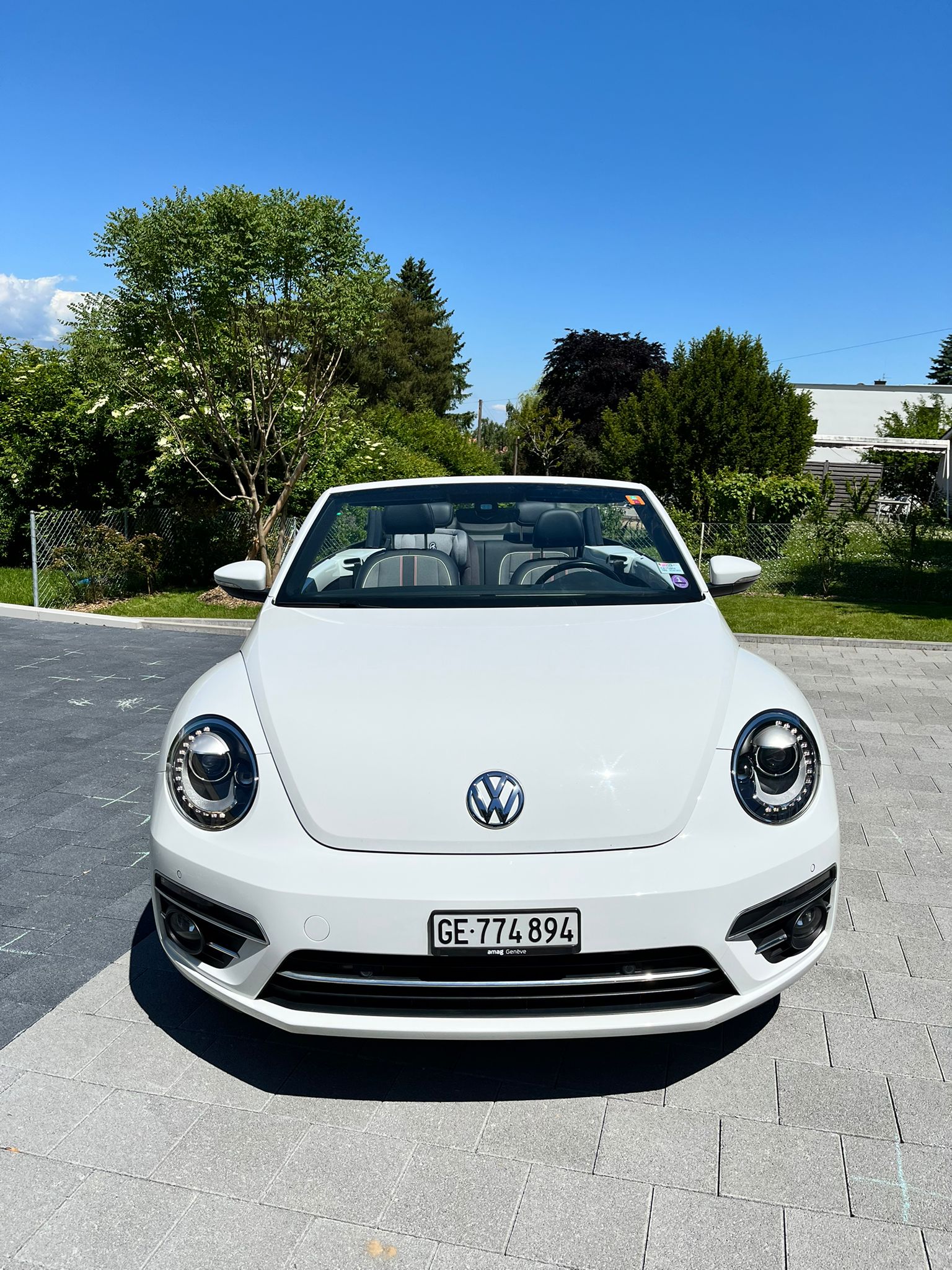 VW Beetle Cabriolet 1.2 TSI BMT Design-image-3