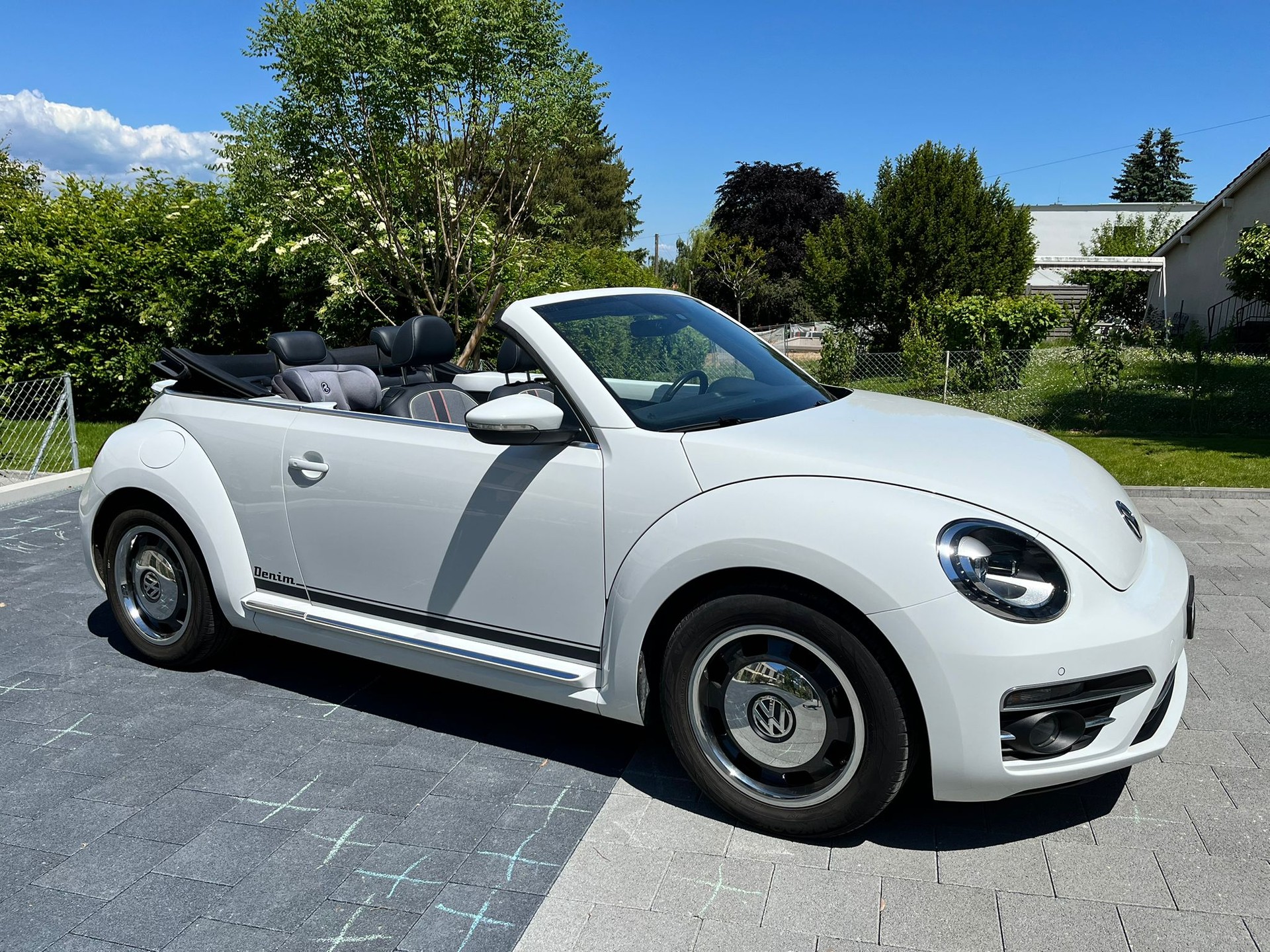 VW Beetle Cabriolet 1.2 TSI BMT Design