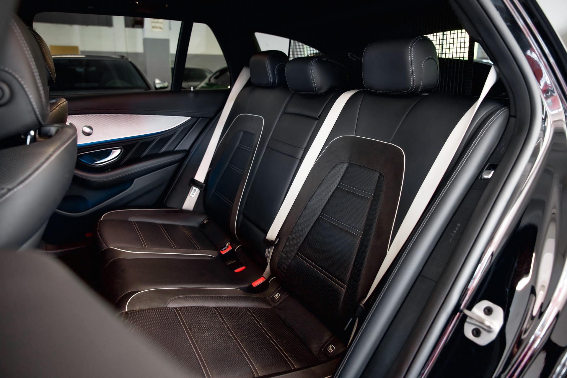 MERCEDES-BENZ E 63 AMG S 4 Matic 9G-Tronic-image-22