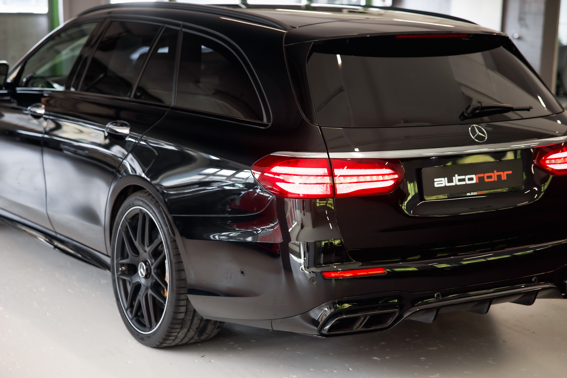MERCEDES-BENZ E 63 AMG S 4 Matic 9G-Tronic-image-13