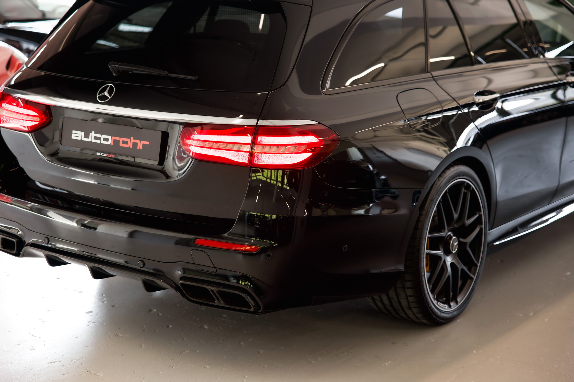 MERCEDES-BENZ E 63 AMG S 4 Matic 9G-Tronic-image-12