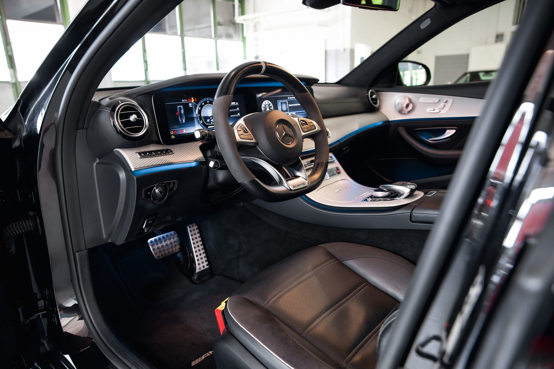 MERCEDES-BENZ E 63 AMG S 4 Matic 9G-Tronic-image-16