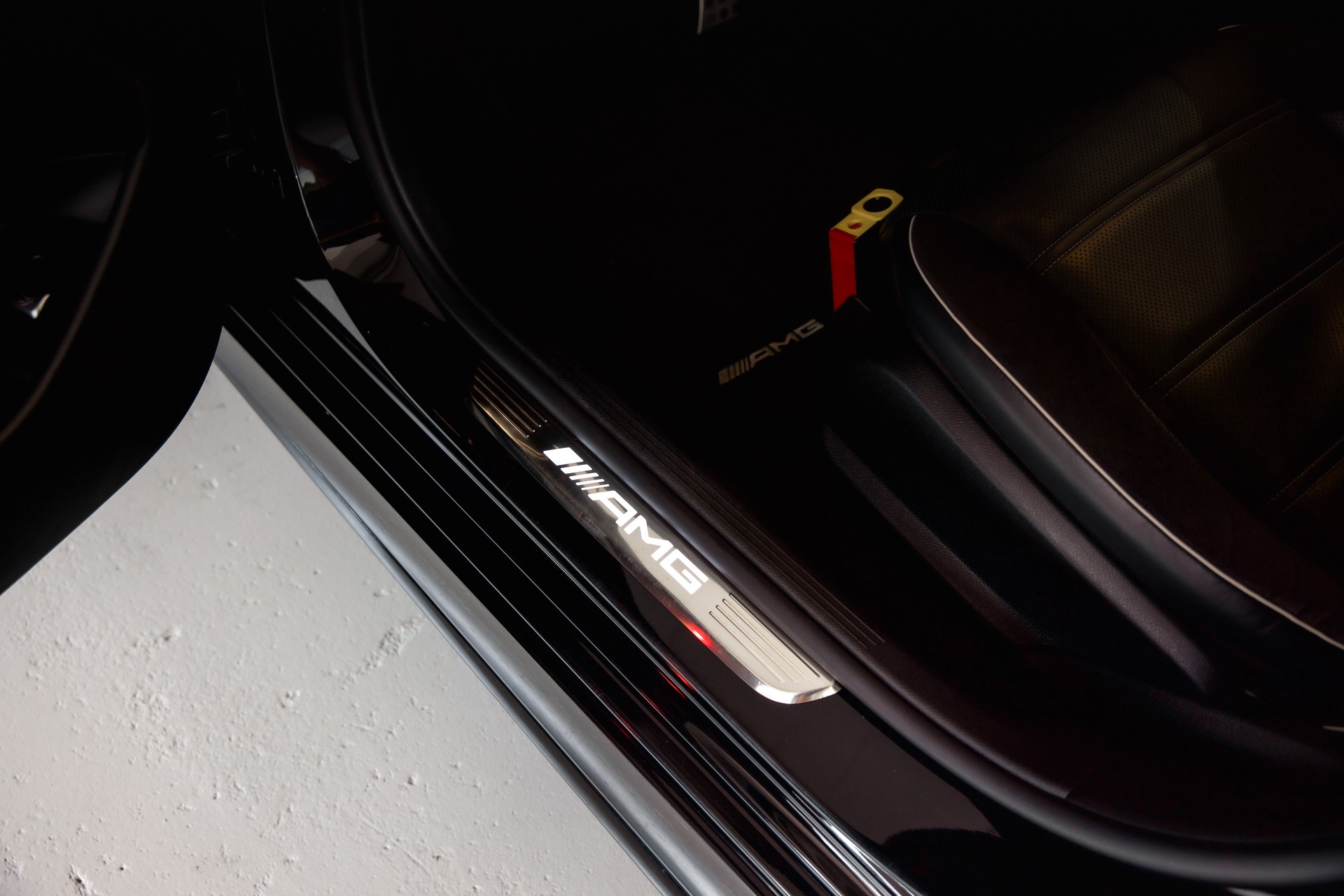 MERCEDES-BENZ E 63 AMG S 4 Matic 9G-Tronic-image-25