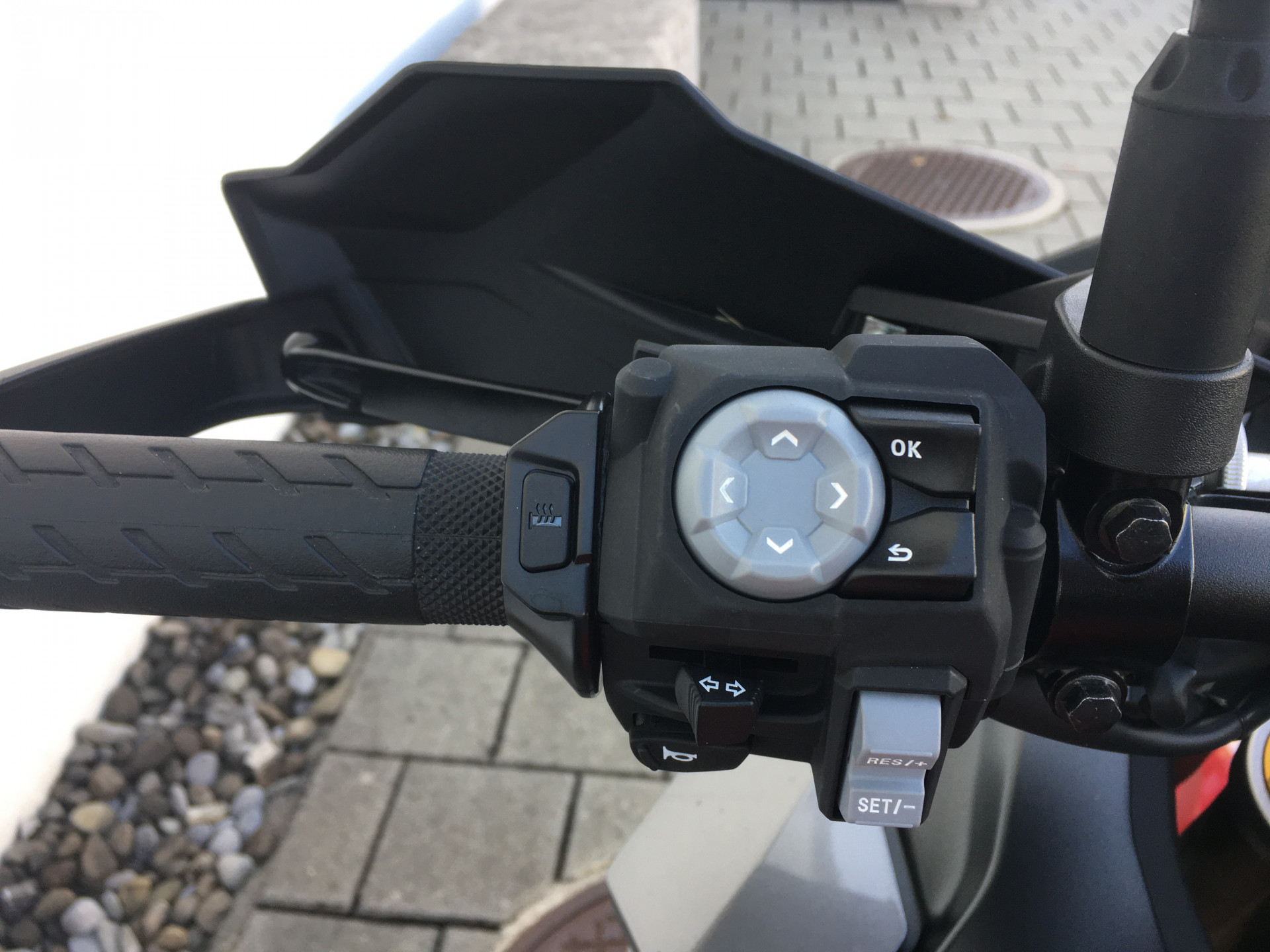 SUZUKI GSX-S 1000 GX-image-3