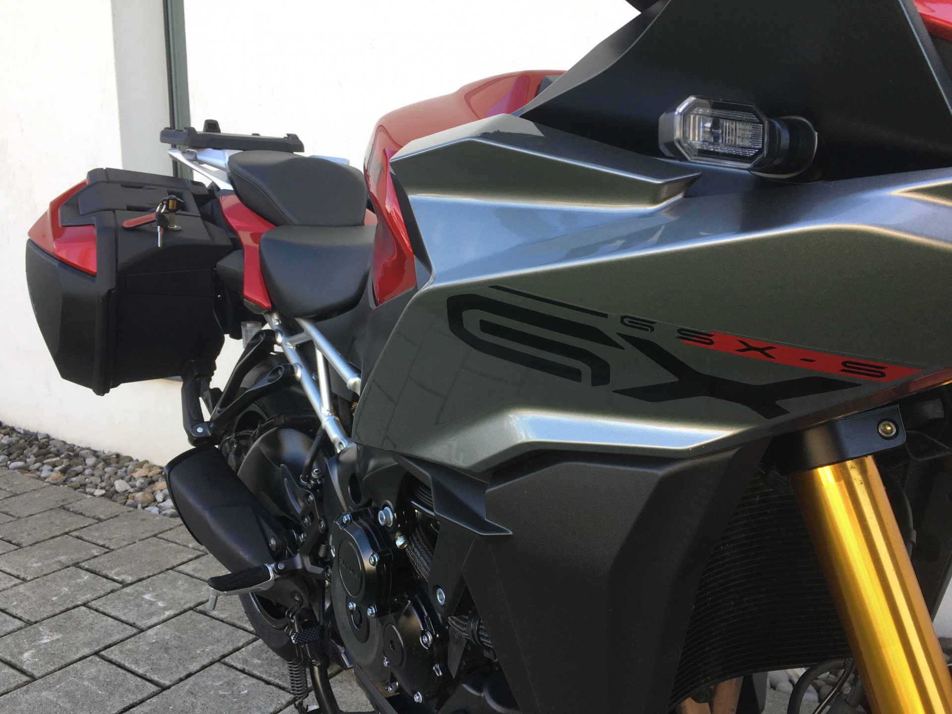 SUZUKI GSX-S 1000 GX-image-4